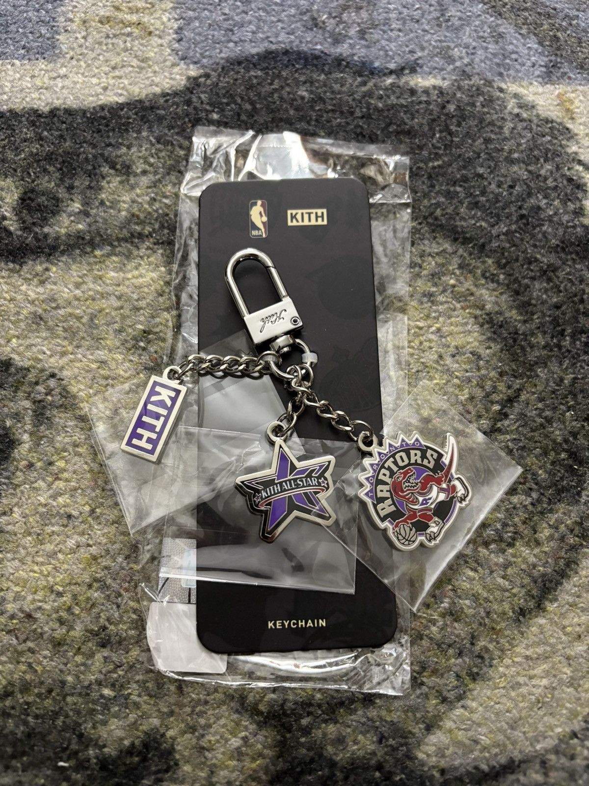 Kith × NBA Kith NBA All-Star Toronto Raptors Keychain Silver Size ONE SIZE - 1 Thumbnail
