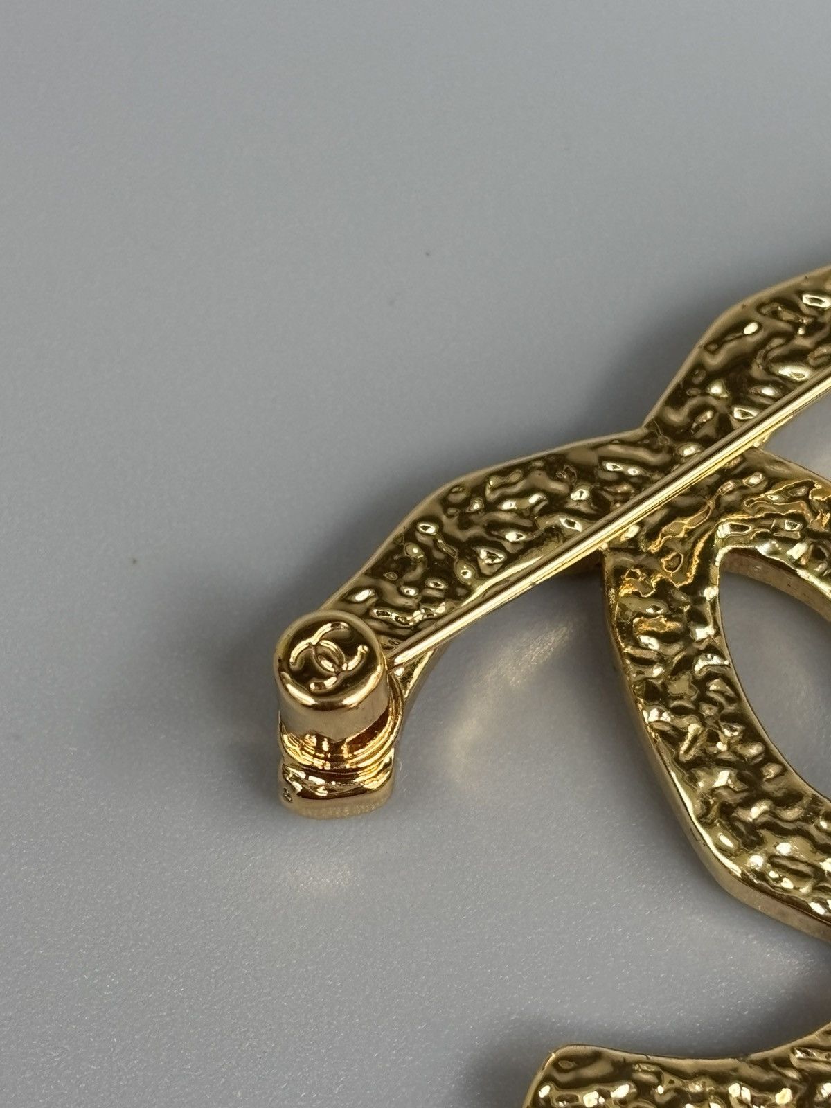 Chanel Chanel B23C Gold Pin CC Brooch Size ONE SIZE - 6 Thumbnail