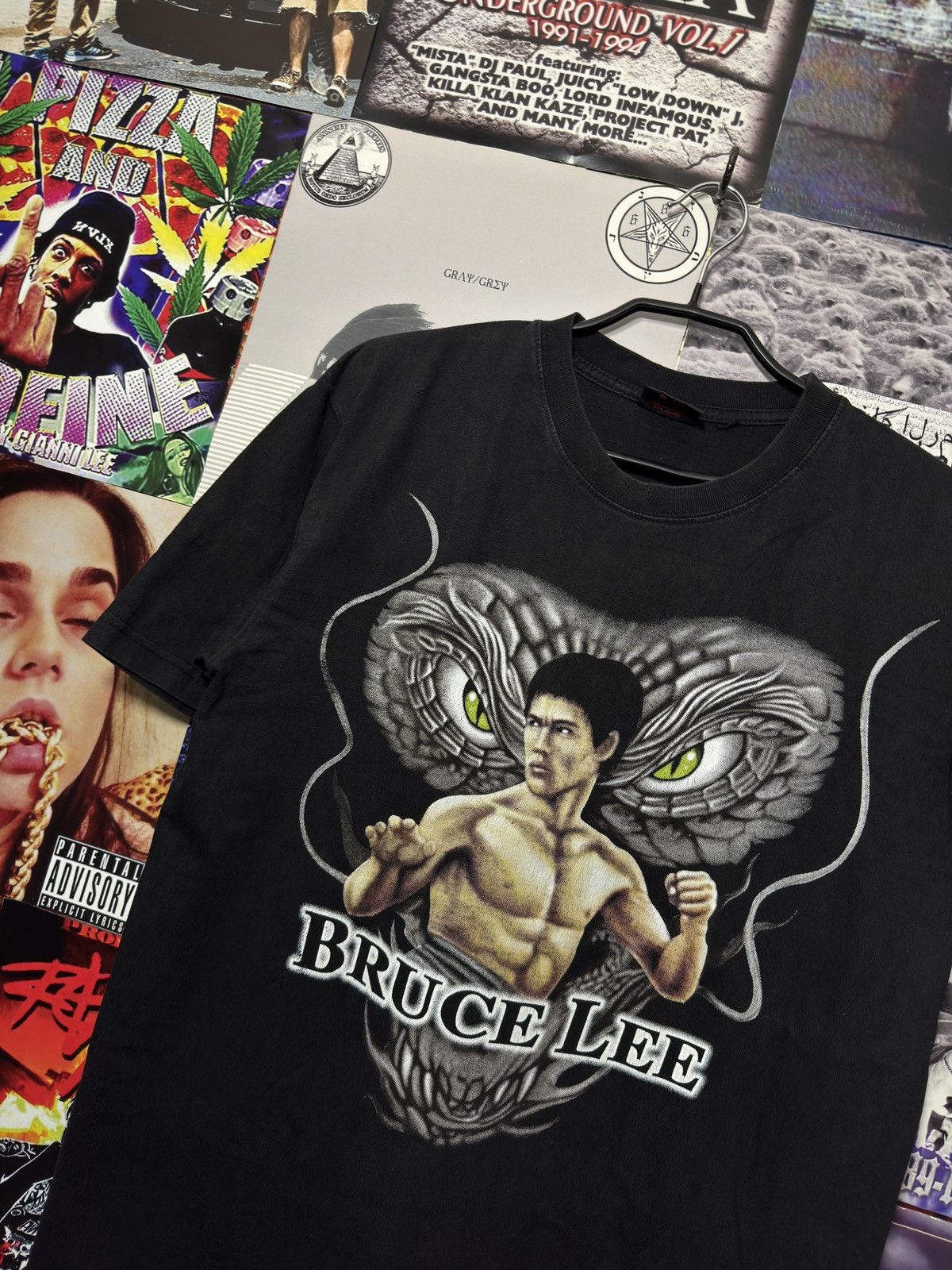 Vintage Vintage Bruce Lee Thunder 90s Tee Shirt Size US XL / EU 56 / 4 - 2 Thumbnail