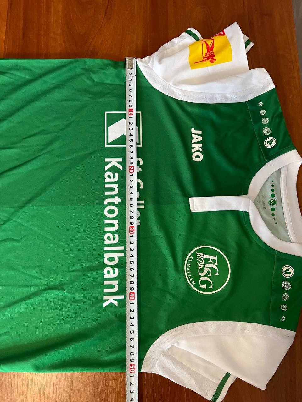 Sports Specialties 2017/18 ST GALLEN SIGNED HOME SOCCER JERSEY FOOTBALL SHIRT L Size US L / EU 52-54 / 3 - 18 Thumbnail