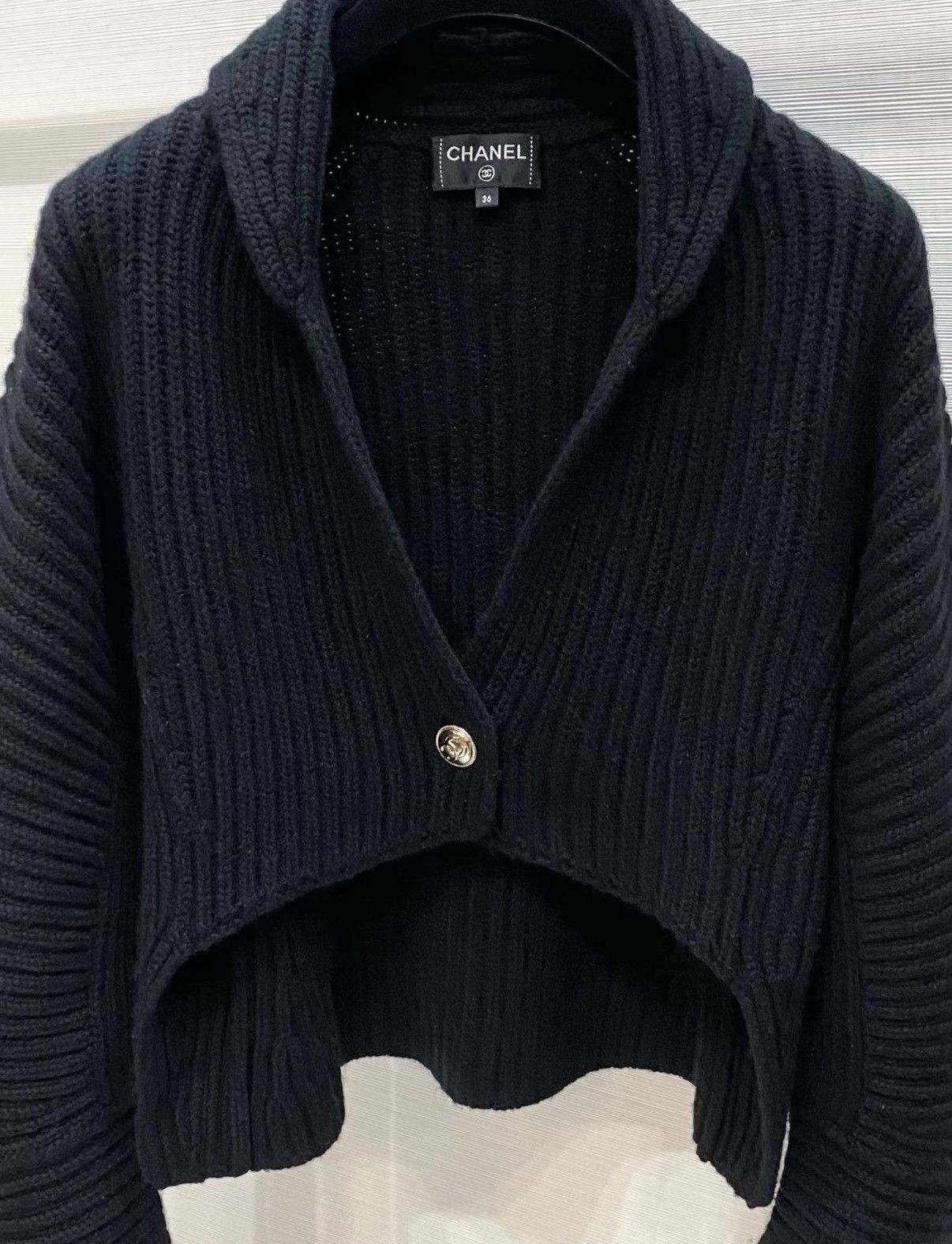 Chanel Chanel Single-Button Cropped Knit Cardigan J33 Size XS / US 0-2 / IT 36-38 - 2 Thumbnail