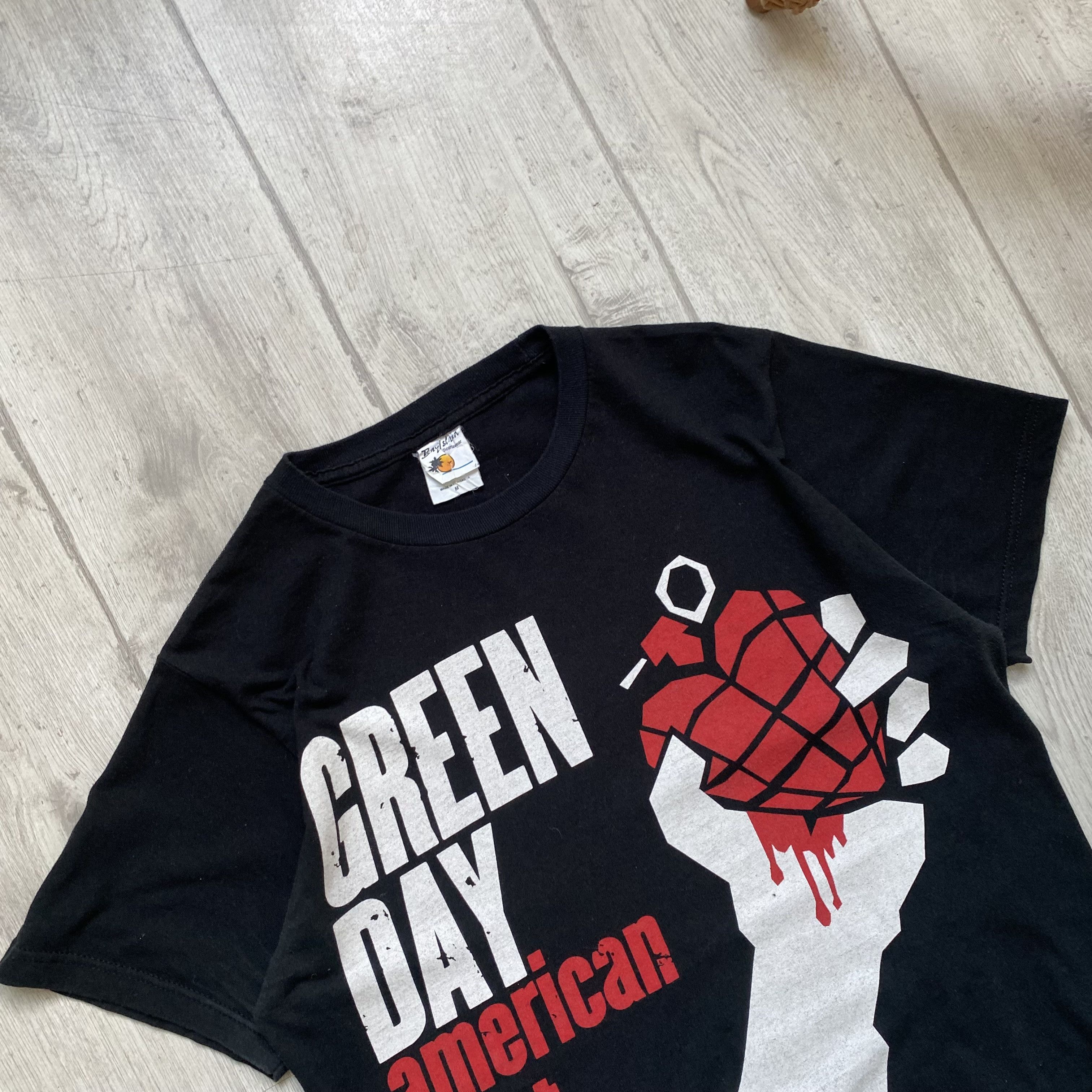 Band Tees 🫀 Green Day American Idiot logo tee Vintage style Rock Band Size US M / EU 48-50 / 2 - 3 Thumbnail
