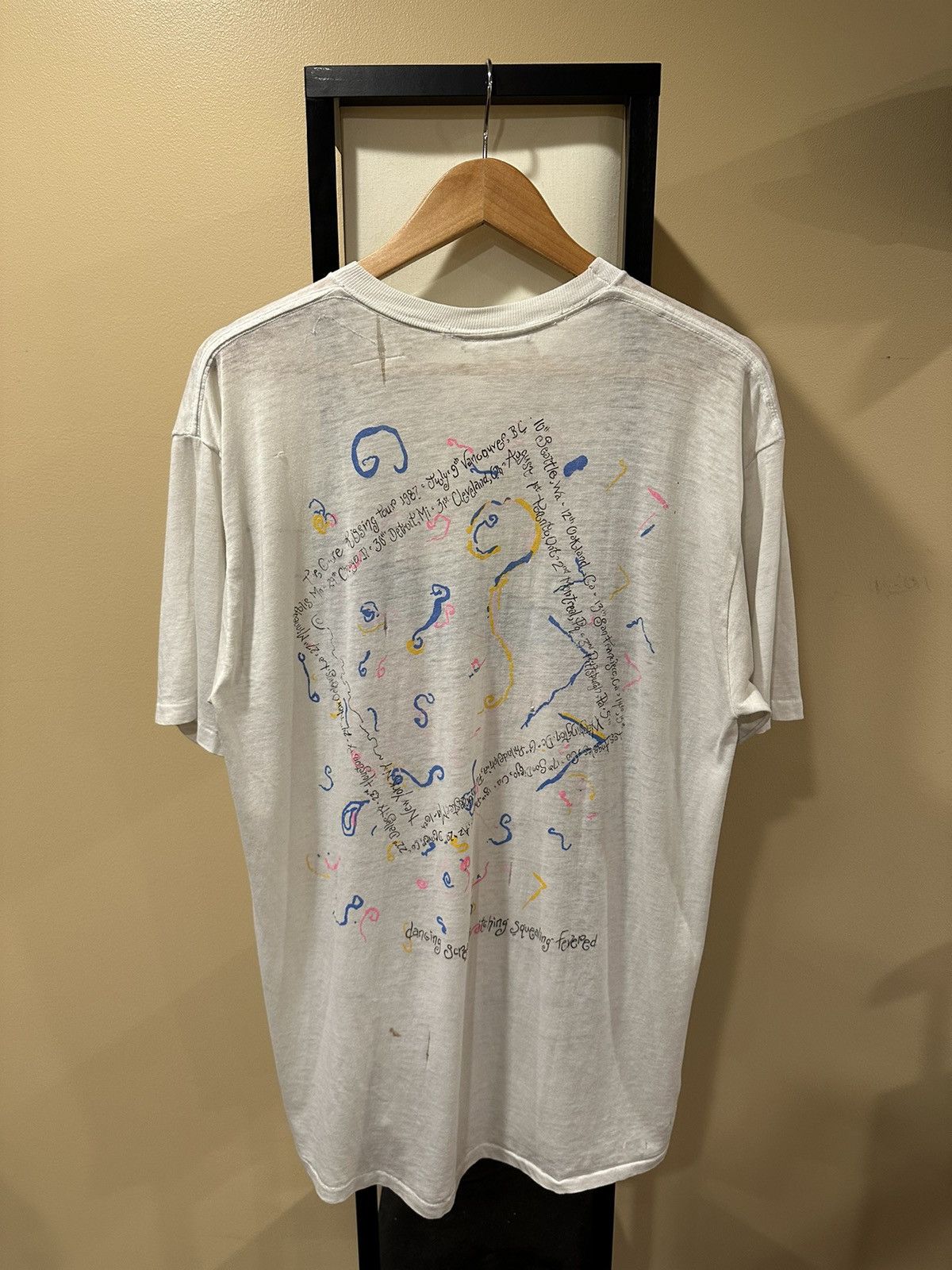 Band Tees Vintage The Cure 1987 Kissing Concert Tour White T-Shirt Size US XL / EU 56 / 4 - 2 Thumbnail