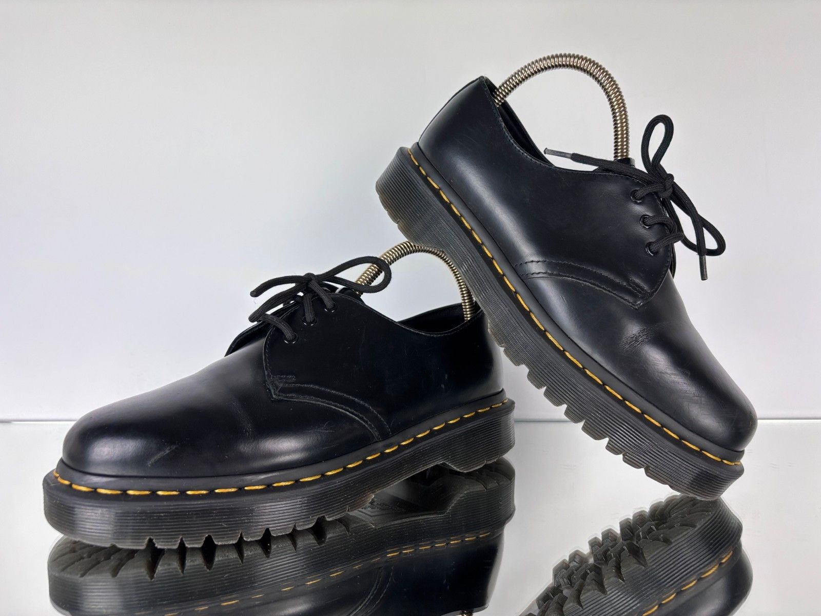 Dr. Martens Womens Dr. Martens 21084 Oxford Leather Shoes 39 / US 8 Size US 8 / IT 38 - 5 Thumbnail
