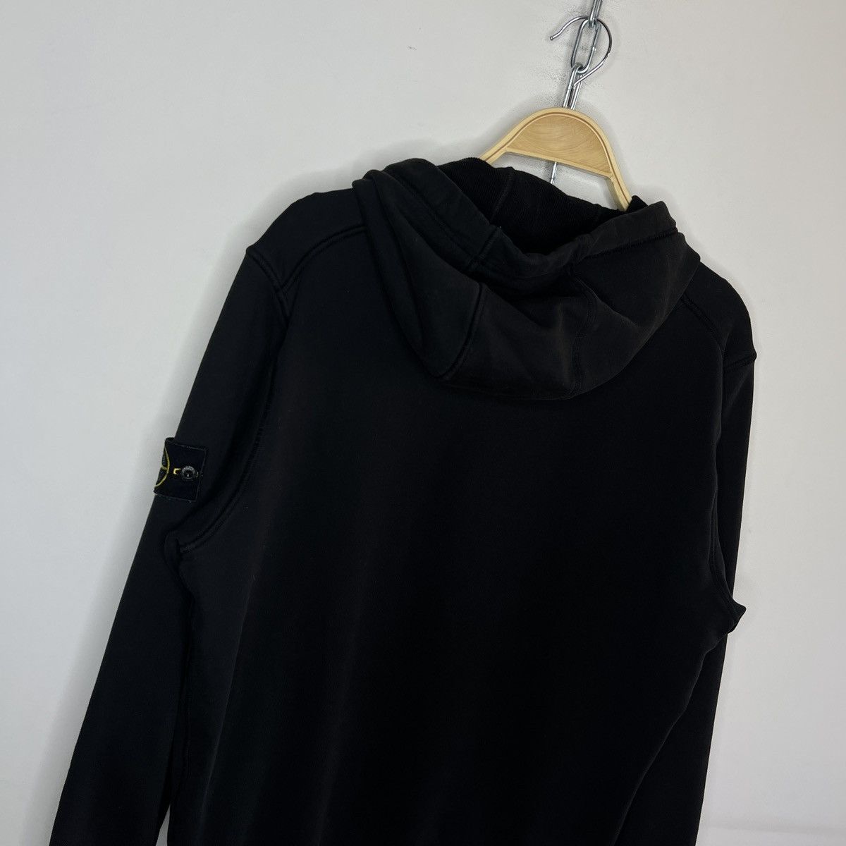 Stone Island Stone Island Hoodie Sweatshirt Hooded Black Patch Logo Size US L / EU 52-54 / 3 - 10 Thumbnail