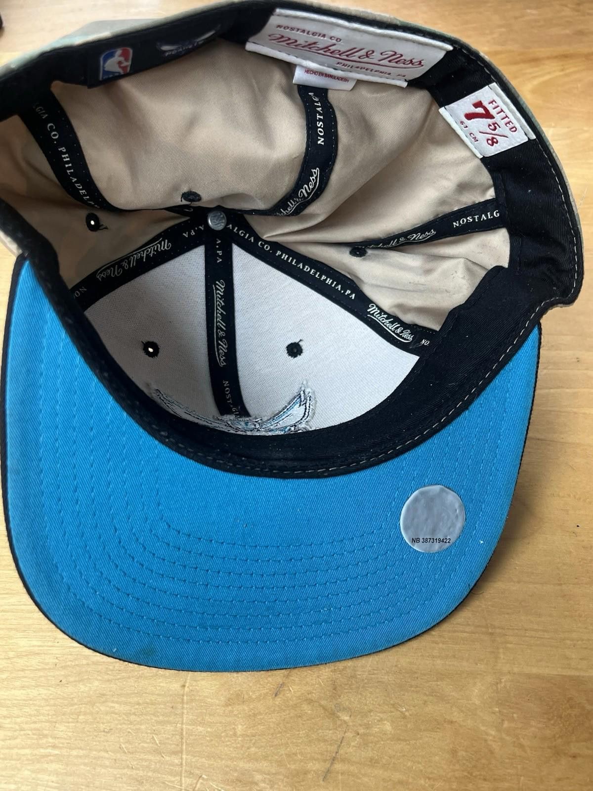 Mitchell & Ness Charlotte Hornets Mitchell And Ness Camo Hat Size ONE SIZE - 9 Thumbnail