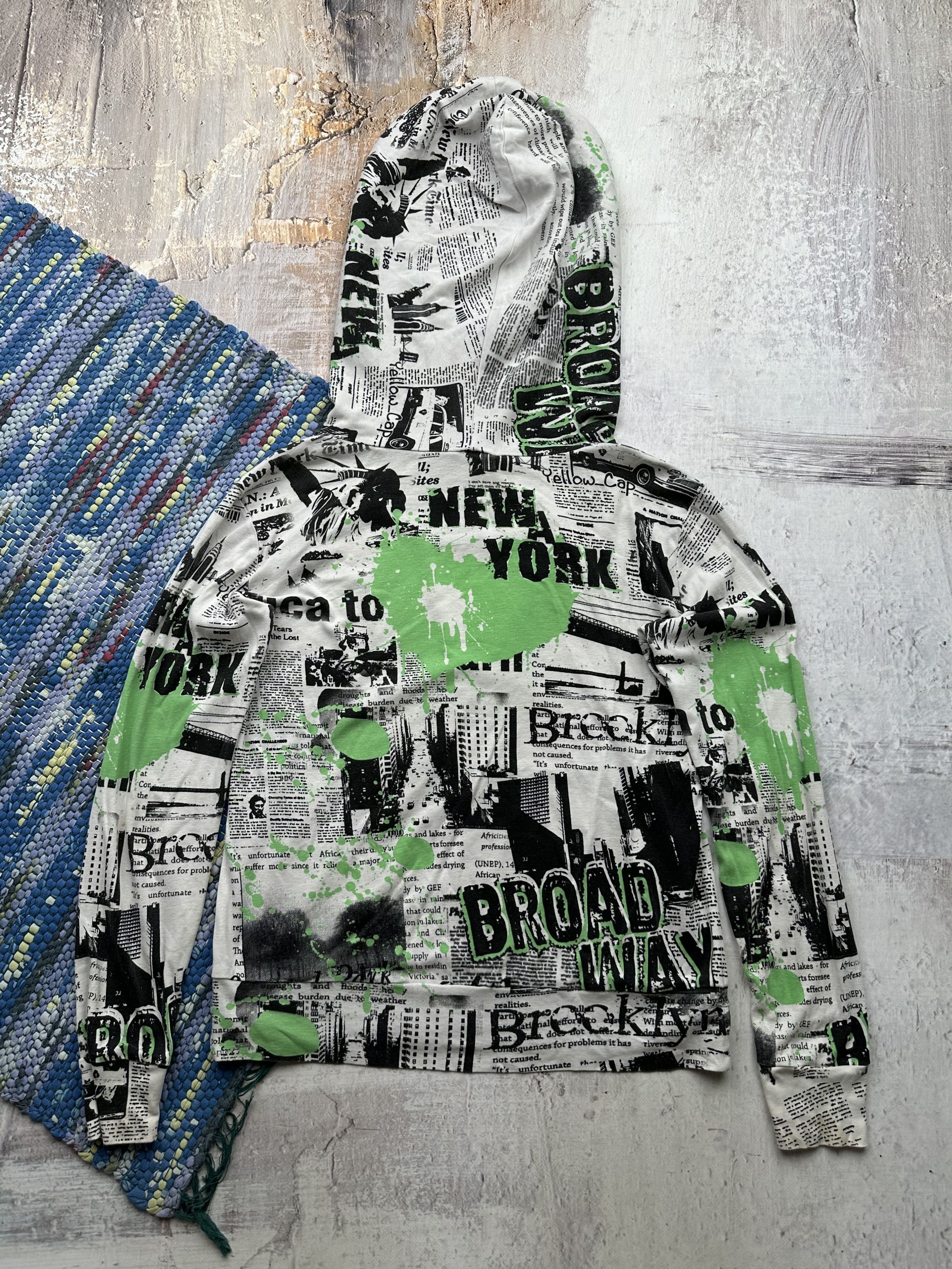 Japanese Brand Vintage Printed Cropped Hoodie A543(613)D15 Size US S / EU 44-46 / 1 - 12 Thumbnail