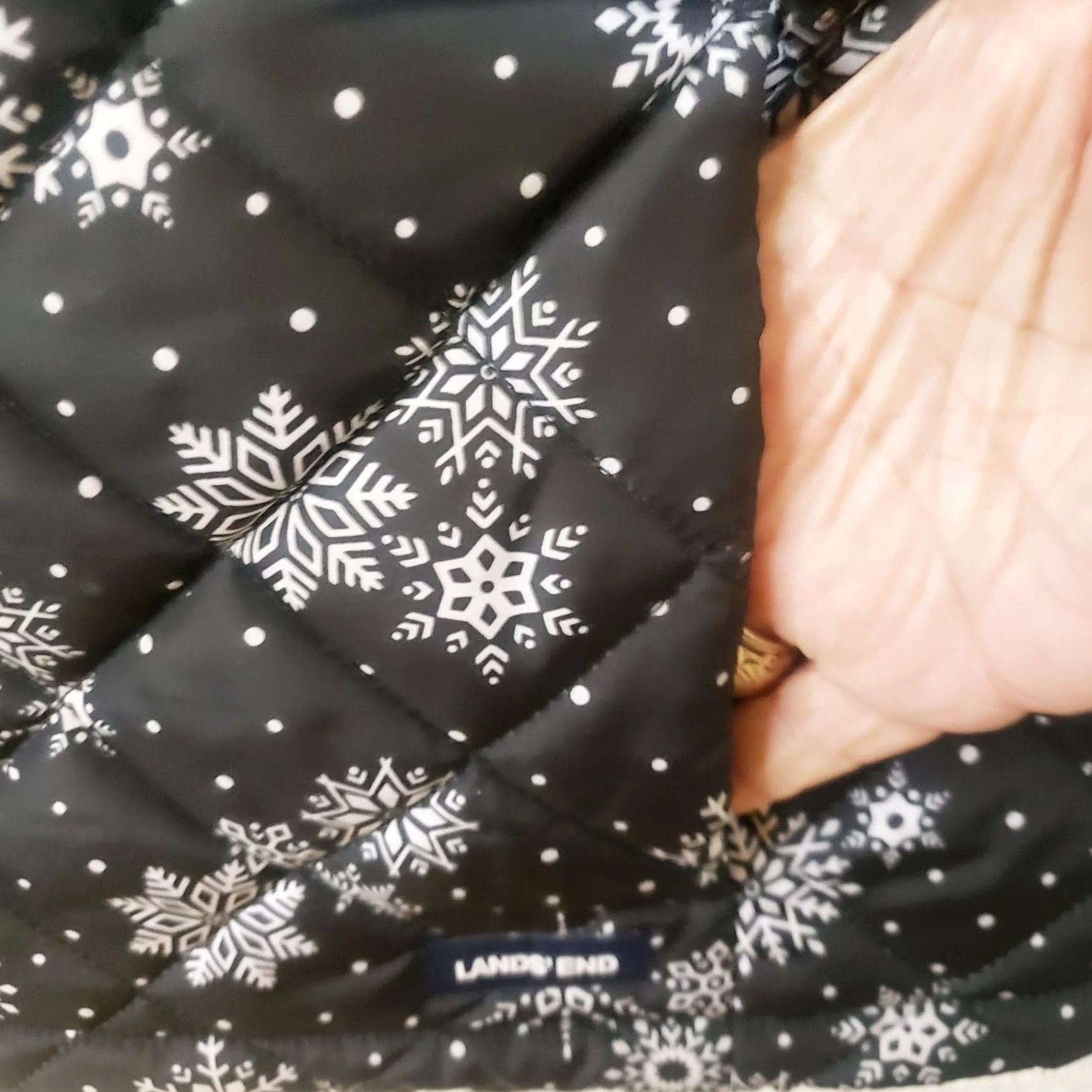 Lands' End VINTAGE Lands' End Outfitters Womens MP Black Snowflake Full Zip Quilted Vest Size M / US 6-8 / IT 42-44 - 7 Thumbnail
