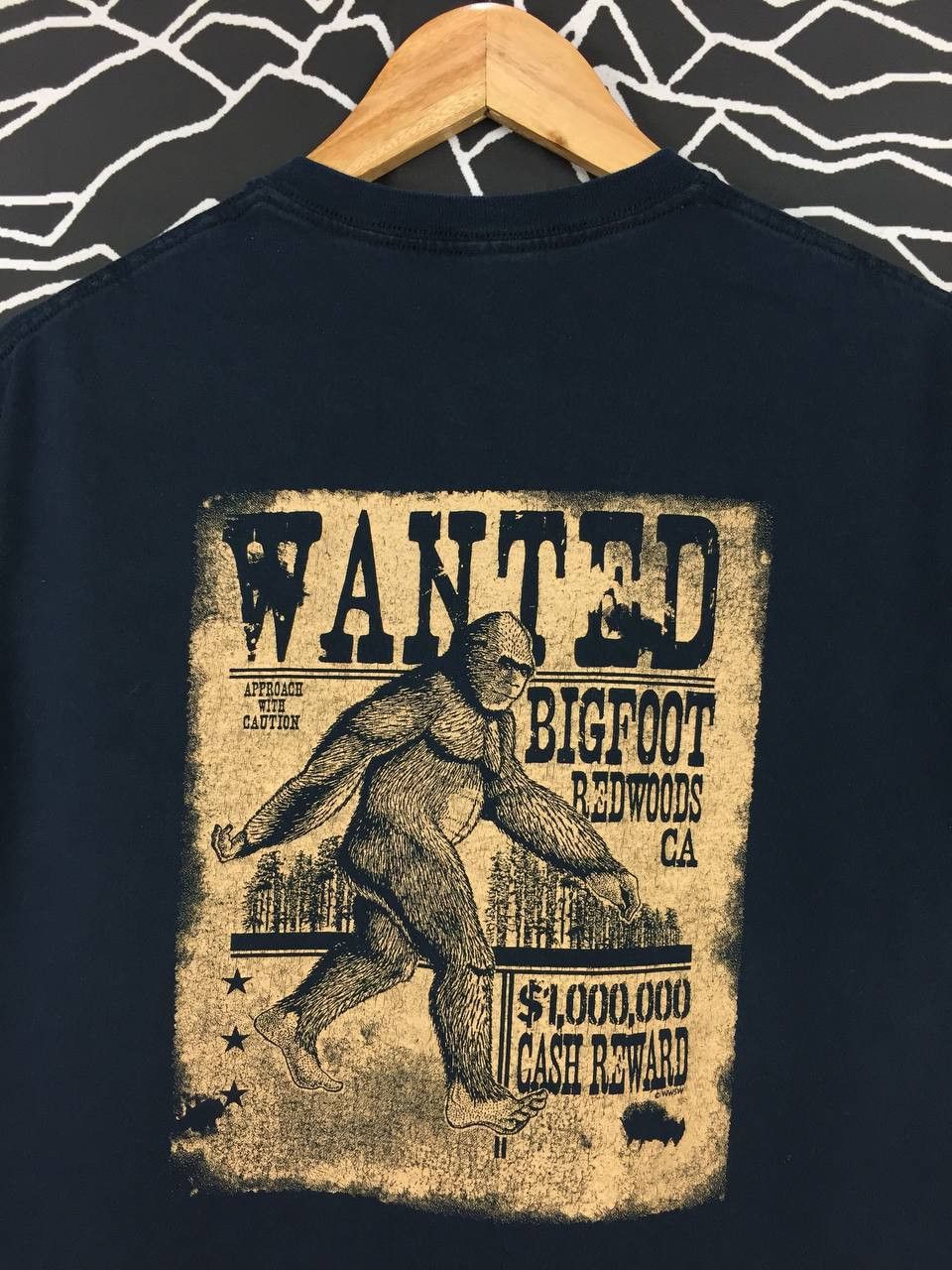 Vintage Sasquatch Bigfoot Redwoods California Wanted Tee Size US M / EU 48-50 / 2 - 3 Thumbnail