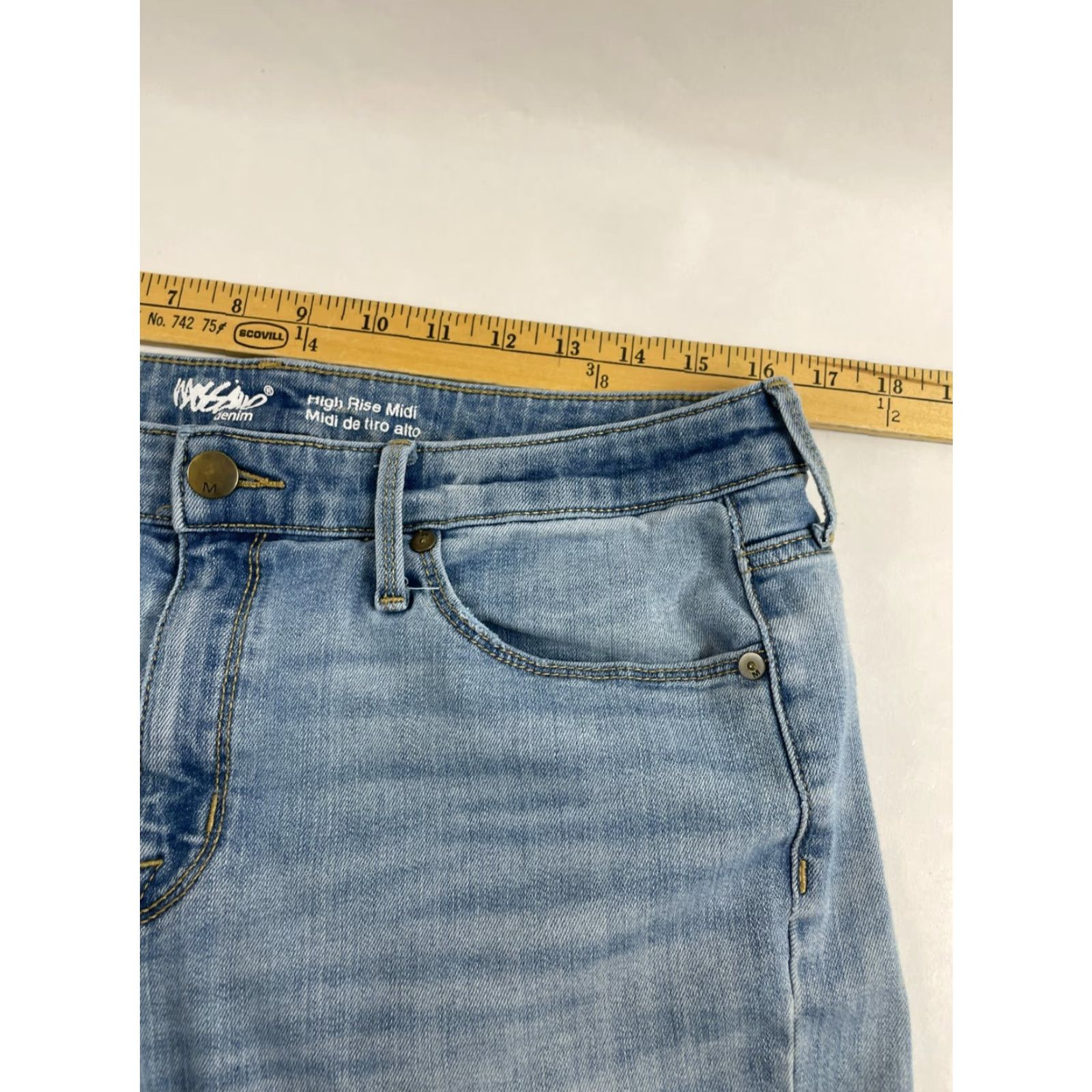 Mossimo Mossimo Women Bermuda Shorts Denim, Size 12, High Rise, Midi, Blue, Casual, Regular Fit, Size 34" / US 12 / IT 48 - 3 Thumbnail