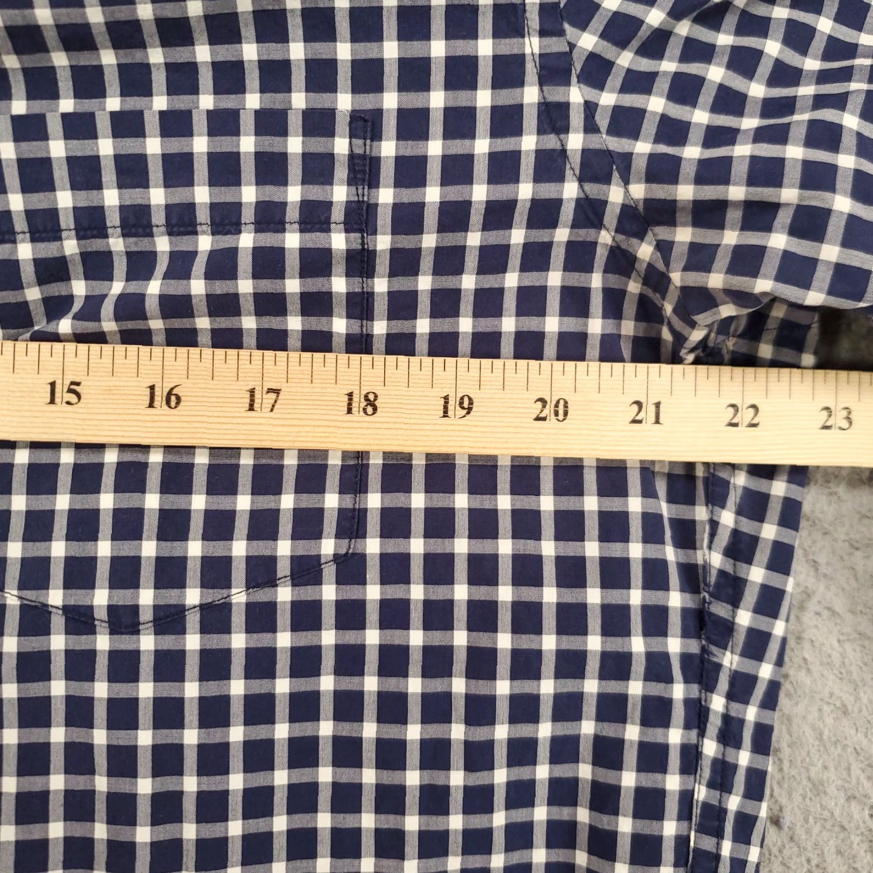 Uniqlo Uniqlo Shirt Men Large Blue White Plaid Button-Up Long Sleeve Cotton Casual Business Size US L / EU 52-54 / 3 - 4 Thumbnail