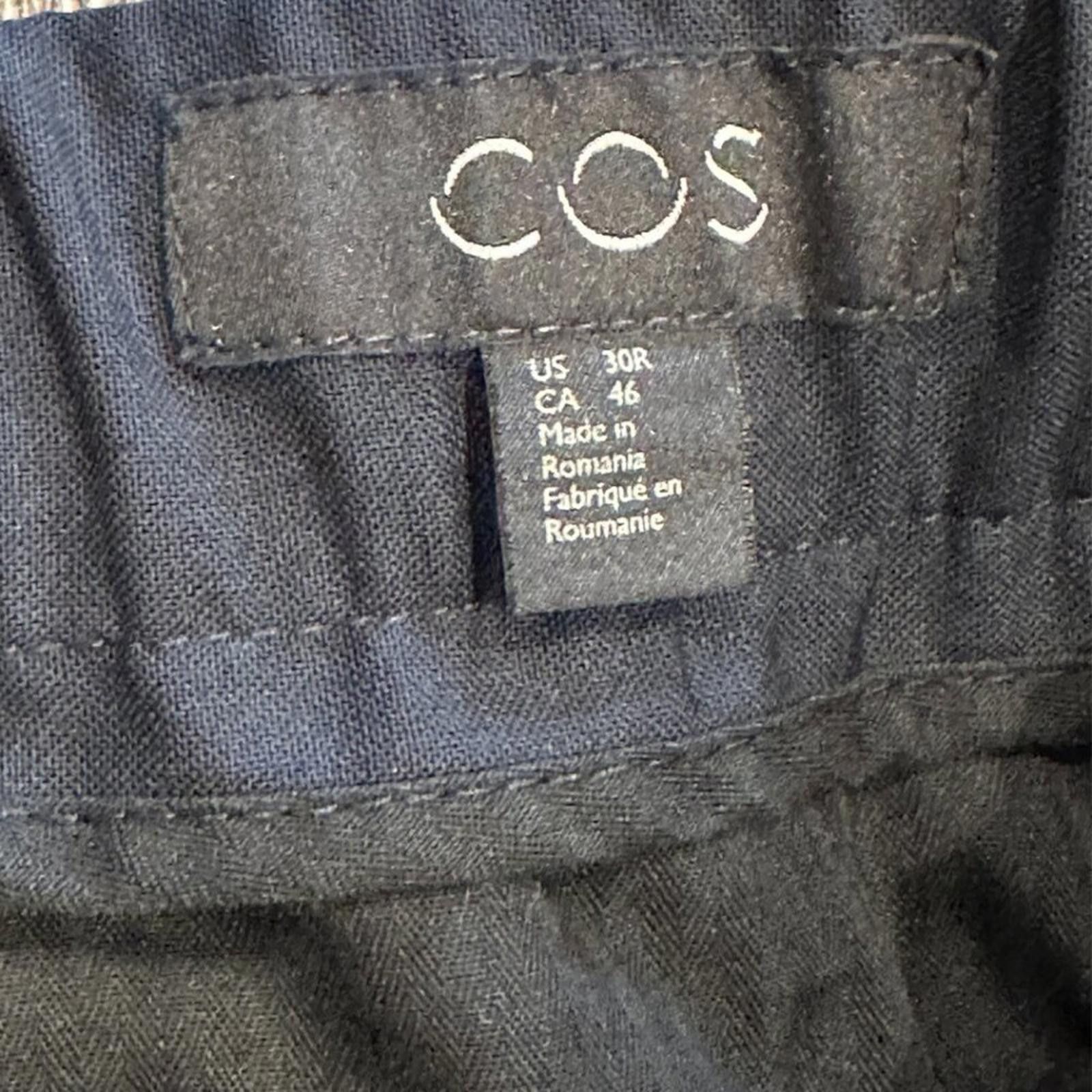 Cos Mens COS shorts in great condition with small smugges size30 Size US 30 / EU 46 - 6 Thumbnail