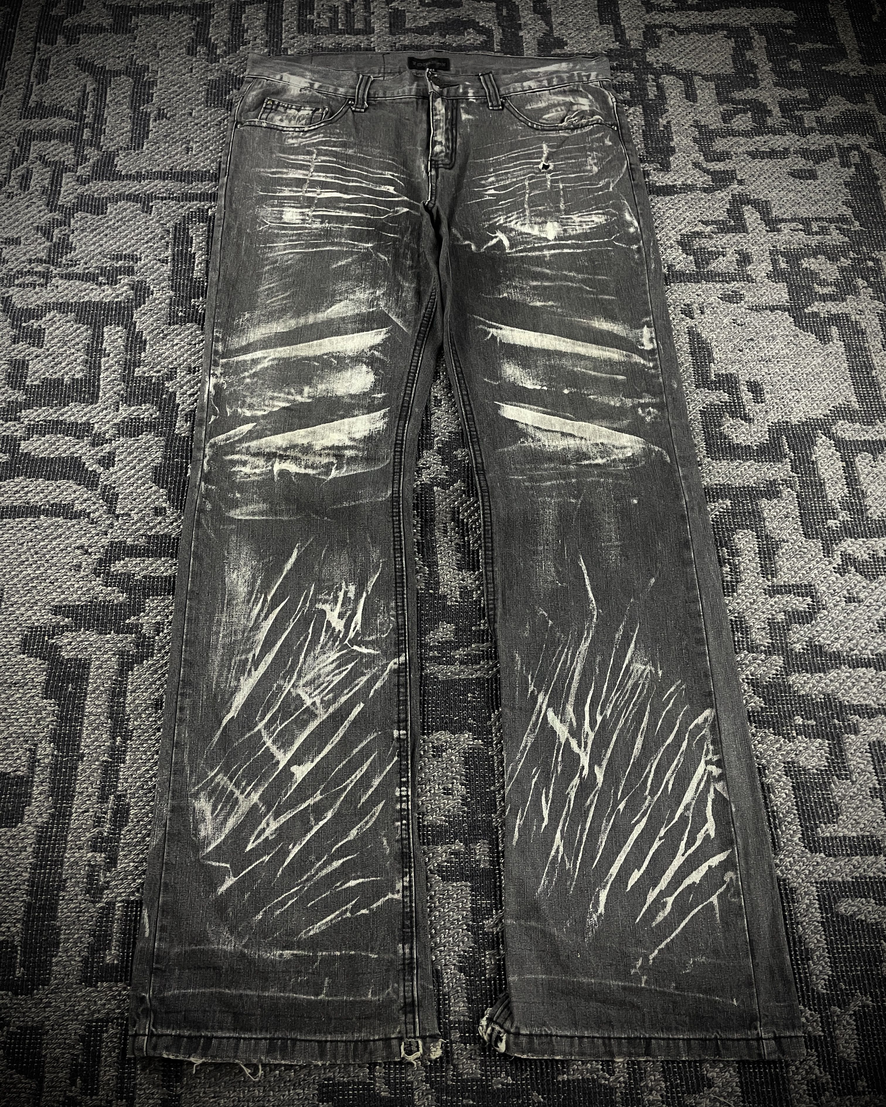 LOWBOX Dirty Washed Denim