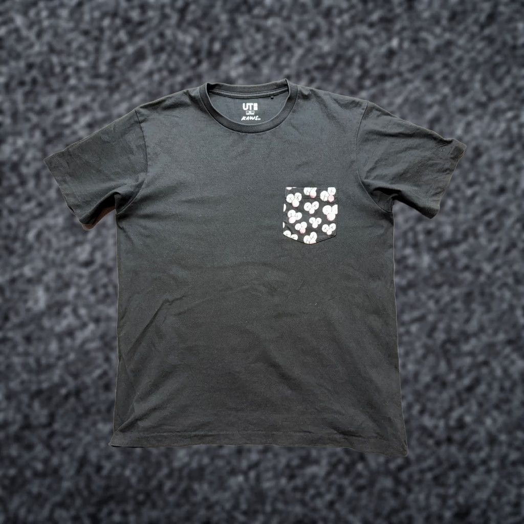 Uniqlo Uniqlo Kaws Black Shirt Mens XL T-Shirt Size XL Black Uniqlo Kaws Shirt Mens XL Size US XL / EU 56 / 4 - 1 Thumbnail