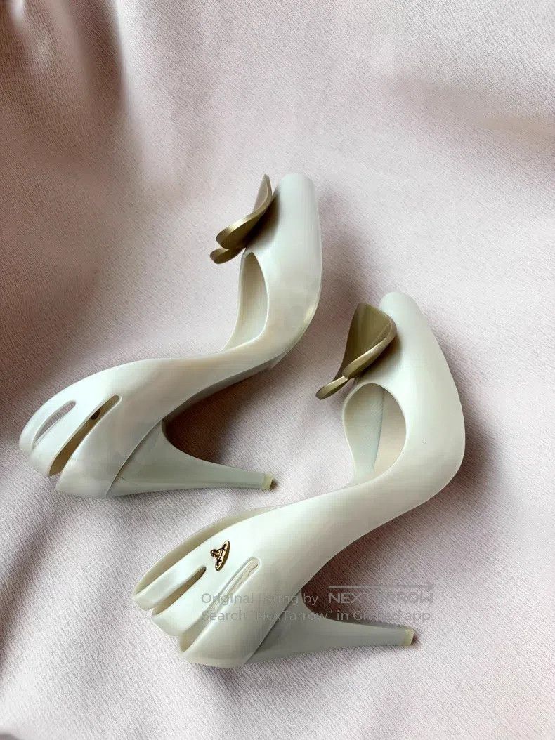 Vivienne Westwood Vivienne Westwood Vintage white gold heart-shaped pointed Size US 6.5 / IT 36.5 - 6 Thumbnail