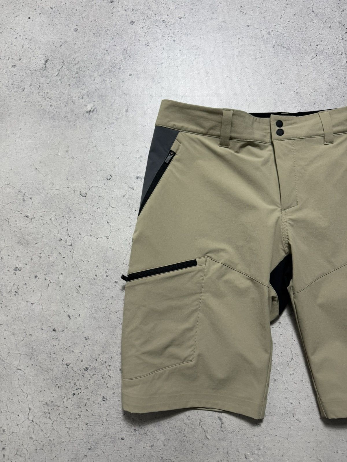 Peak Performance Peak Performance Trekking Outdoor Shorts Size M Size US 32 / EU 48 - 3 Thumbnail