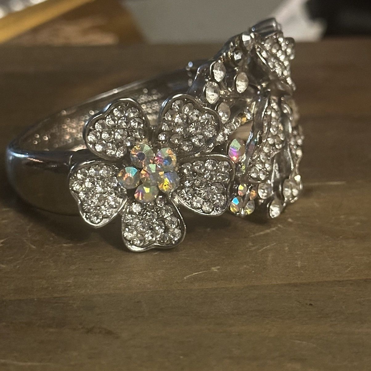 Vintage Vintage Austrian crystal rhinestone flower hinged bracelet Size ONE SIZE - 7 Thumbnail