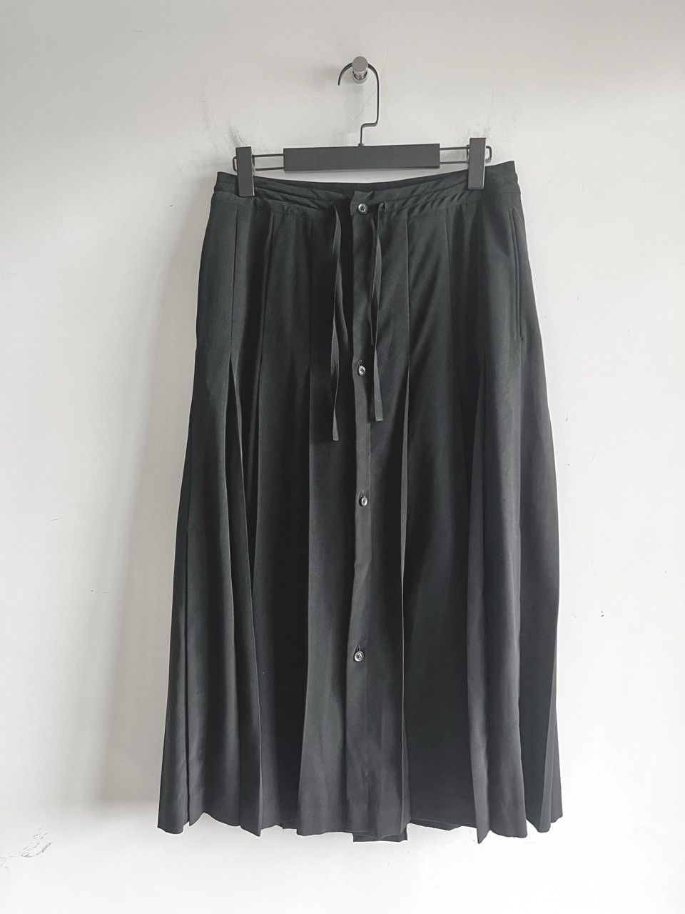Yohji Yamamoto Yohji Yamamoto - Ta/TUXEDO Pleated Button Front Long Skirt Size US 30 / EU 46 - 1 Thumbnail