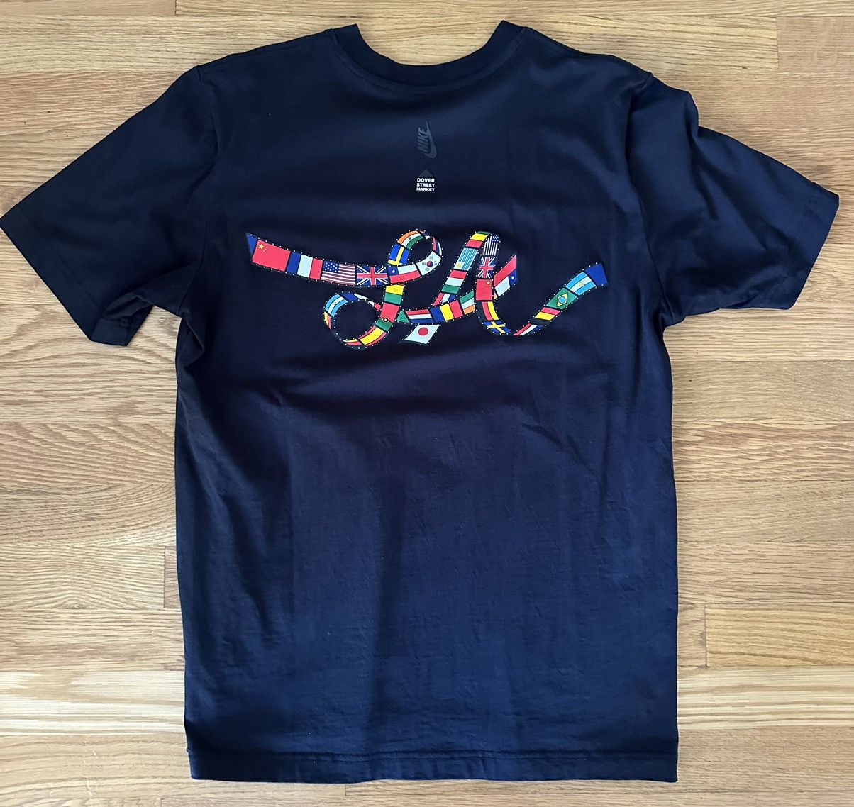 Dover Street Market × Nike Dover Street Market x Nike Flag Logo Tee Size US M / EU 48-50 / 2 - 4 Thumbnail