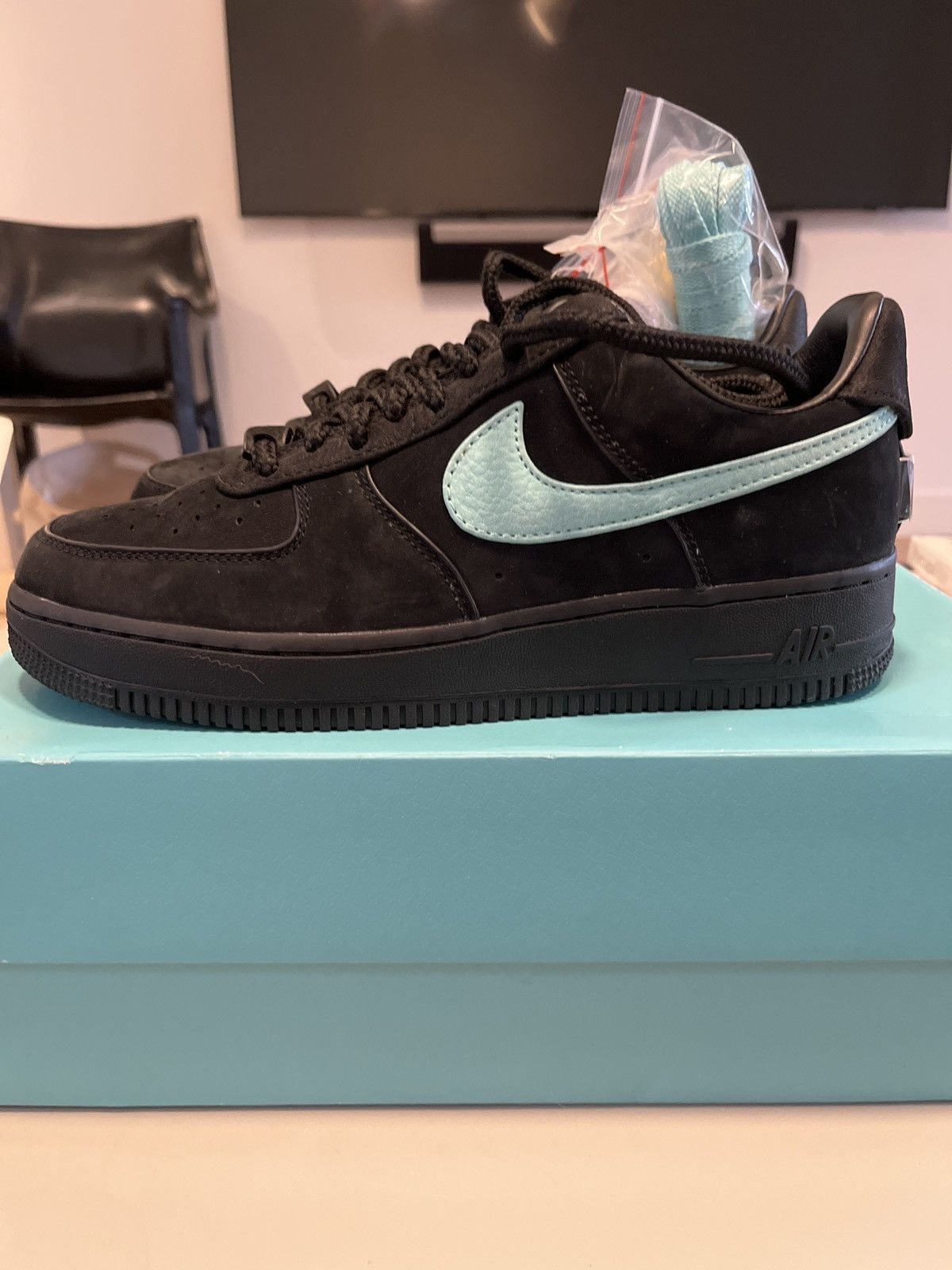 Nike × Tiffany & Co. Nike Tiffany Air Force 1 1837 Size US 7.5 / EU 40-41 - 4 Thumbnail