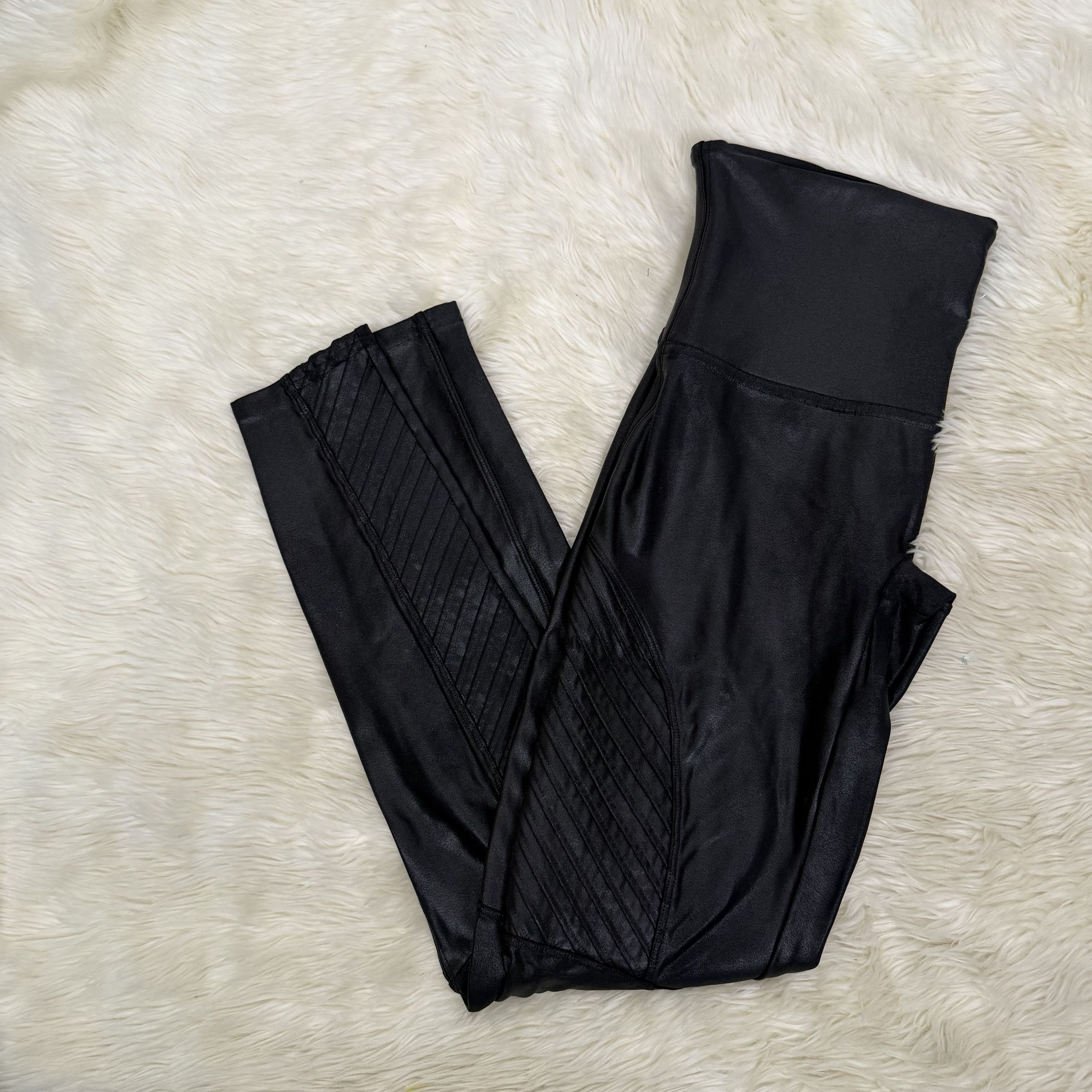 Spanx Spanx Faux Leather Moto Leggings Size 30" / US 8 / IT 44 - 6 Thumbnail
