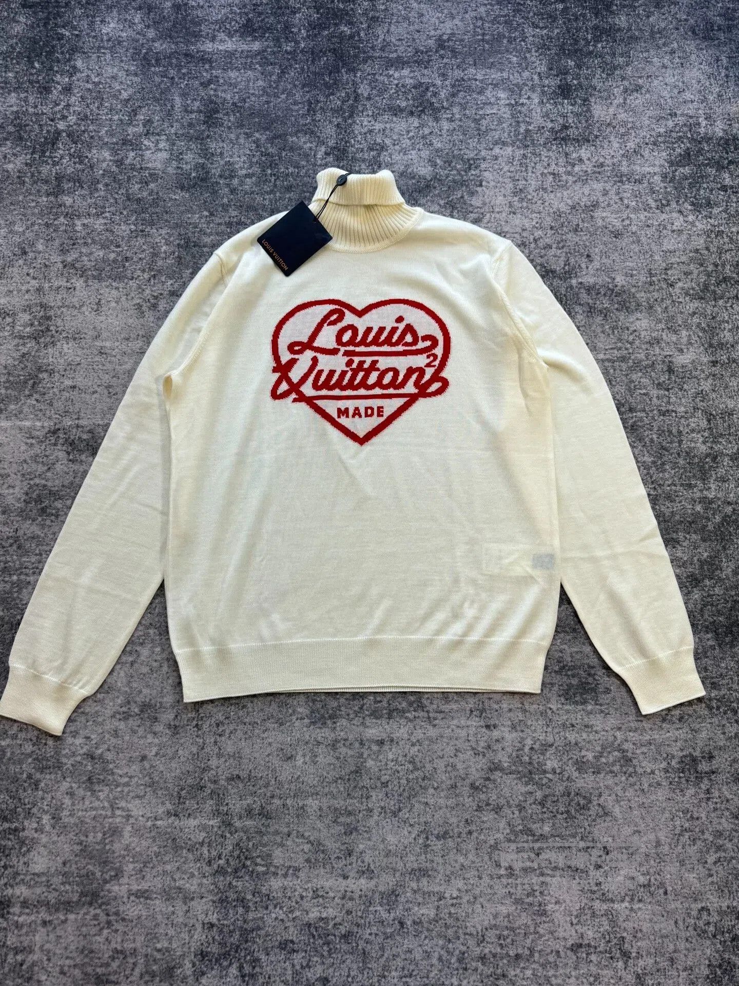 Louis Vuitton louis vuitton nigo heart wool turtleneck sweater. Size US L / EU 52-54 / 3 - 1 Thumbnail