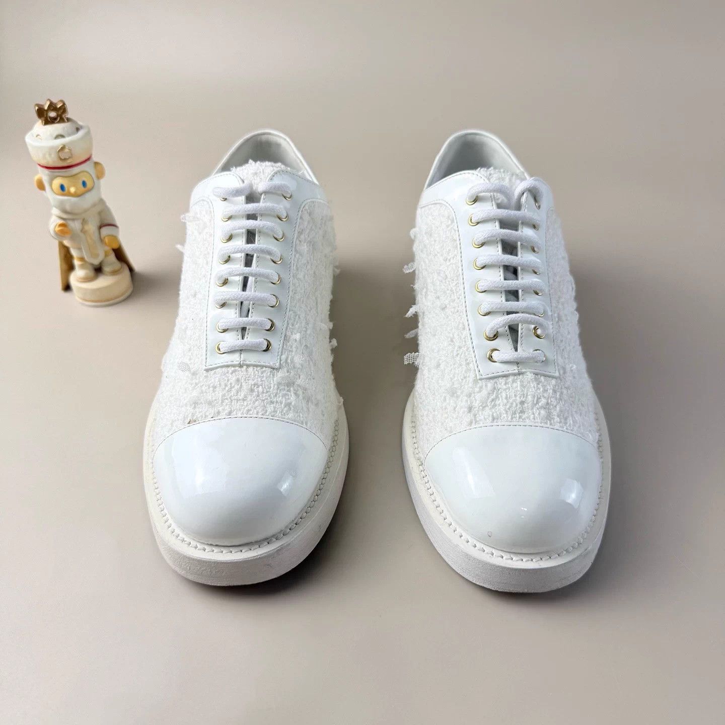 Chanel CHANEL White Gold CC Logo Loafers 37.5 Size US 6.5 / IT 36.5 - 2 Thumbnail