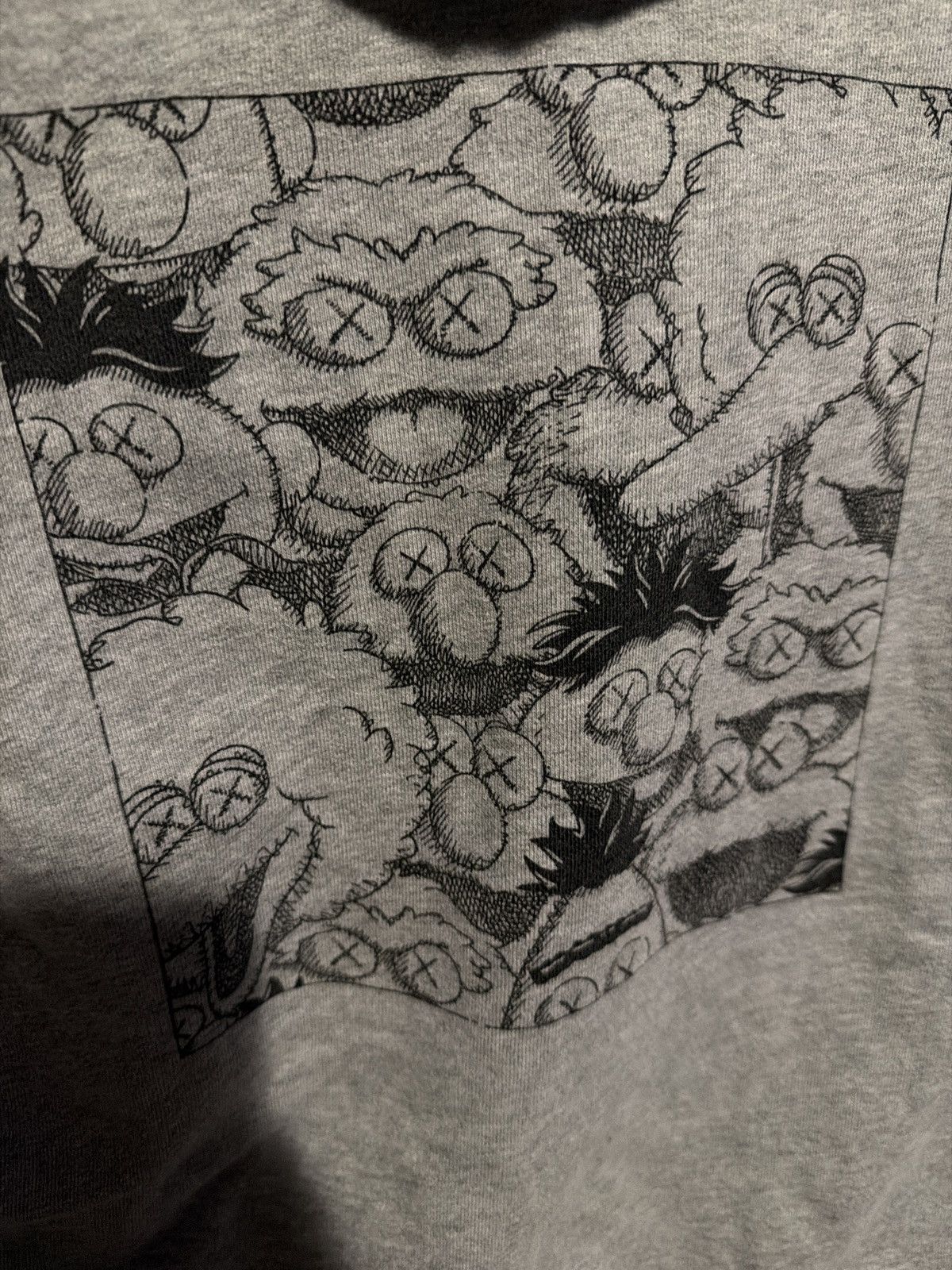 Kaws × Uniqlo Uniqlo X Kaws X Sesame Street Size US M / EU 48-50 / 2 - 2 Thumbnail