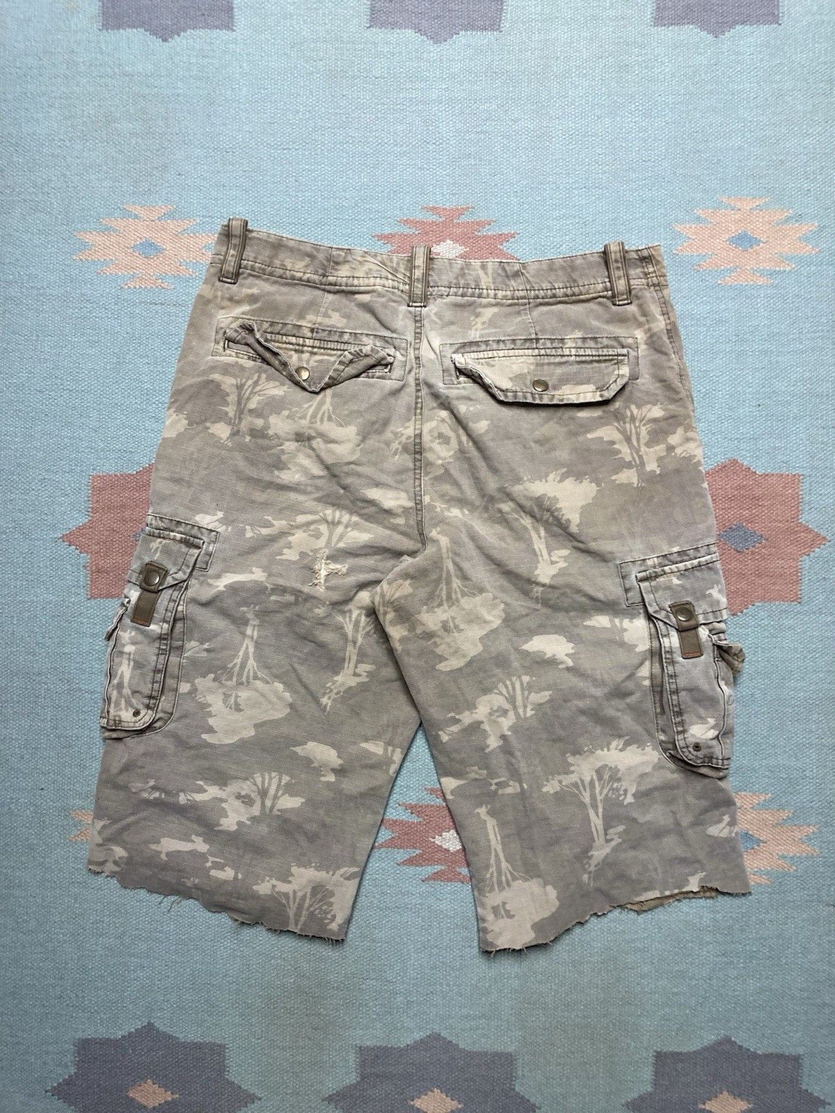 Wrangler Eddie Bauer camo cargo shorts ripstop cotton distressed 34 Size US 34 / EU 50 - 8 Thumbnail