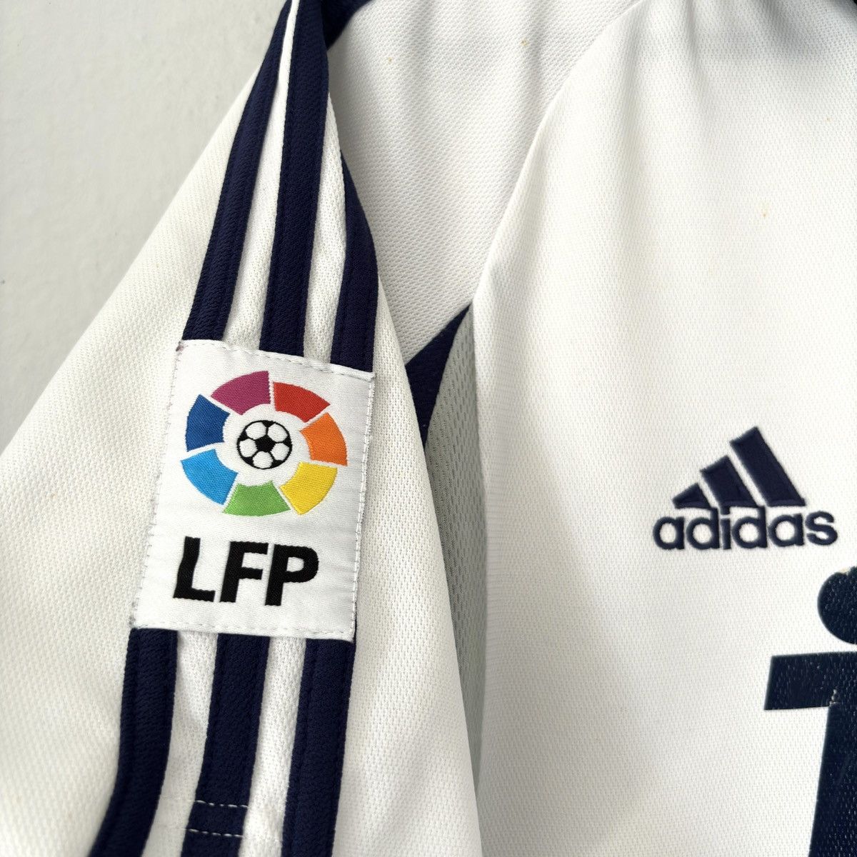 Adidas × Vintage 2000 2001 Real Madrid Adidas Retro Vintage Soccer Jersey Size US M / EU 48-50 / 2 - 5 Thumbnail