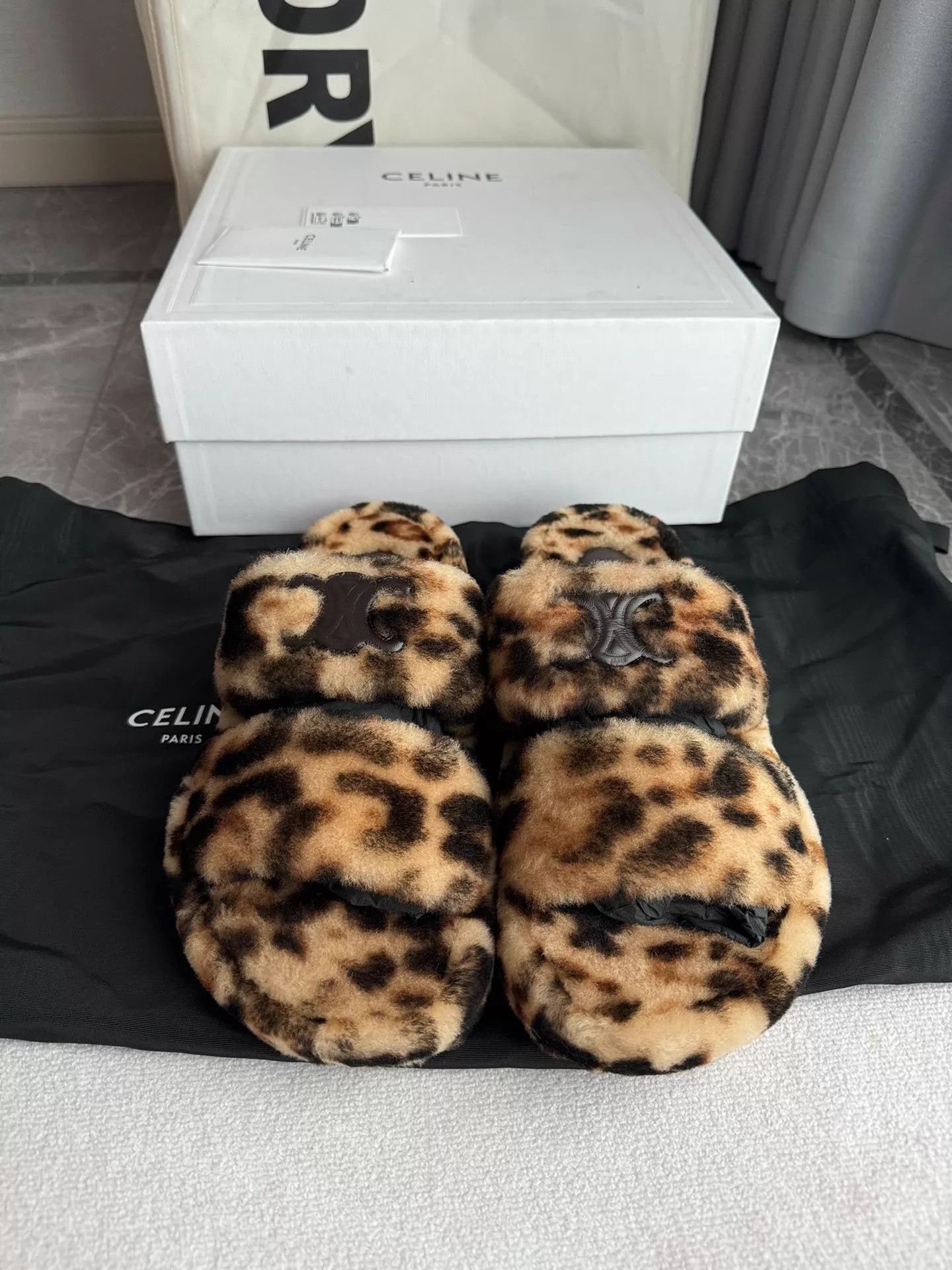 Celine Celine Leopard Print Triomphe Wool Slippers 39 EU Size US 8.5 / IT 38.5 - 2 Thumbnail
