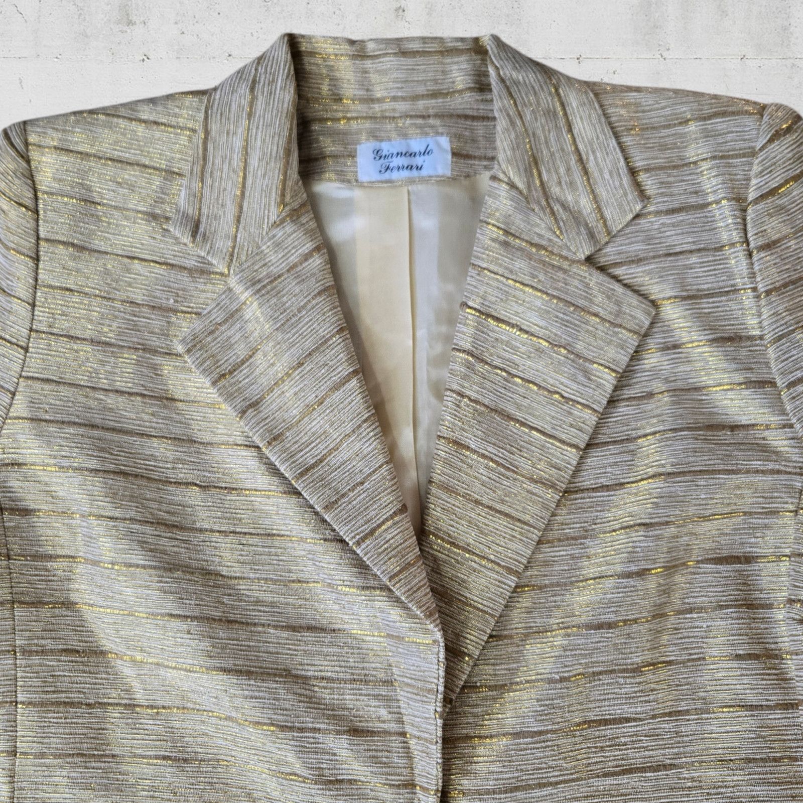 Vintage Vintage Gold Metallic Silk Blazer Made in USA Size Medium Size M / US 6-8 / IT 42-44 - 4 Thumbnail