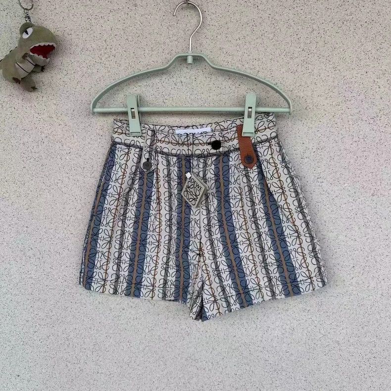 Loewe Loewe Printed Shorts Size 36 Brand New- DMC Size US 36 / EU 52 - 1 Thumbnail