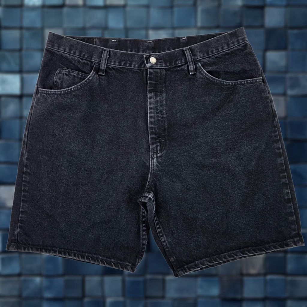 Wrangler VINTAGE Wrangler Regular Fit Denim Shorts Men 38 Washed Black Denim 5-Pocket 90s Vintage 9 in Inseam Mens Size US 38 / EU 54 - 1 Thumbnail