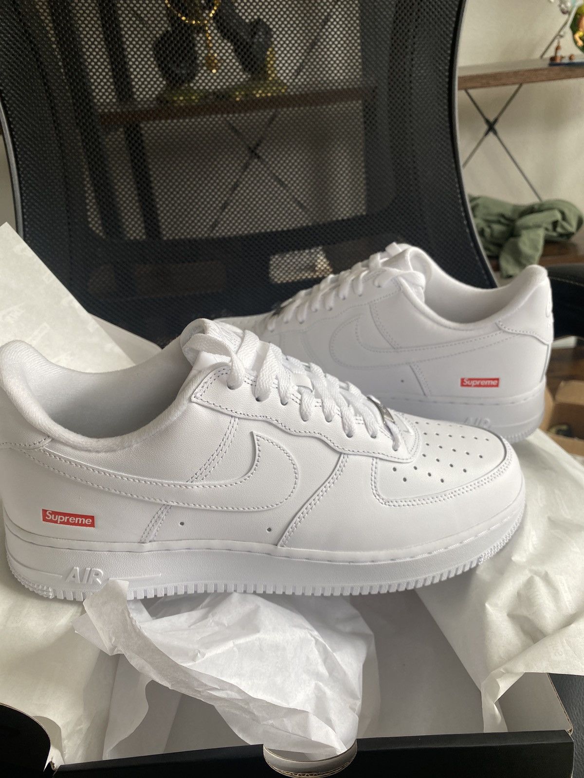 Nike × Supreme Supreme Air Force 1 white Size US 11 / EU 44 - 6 Thumbnail