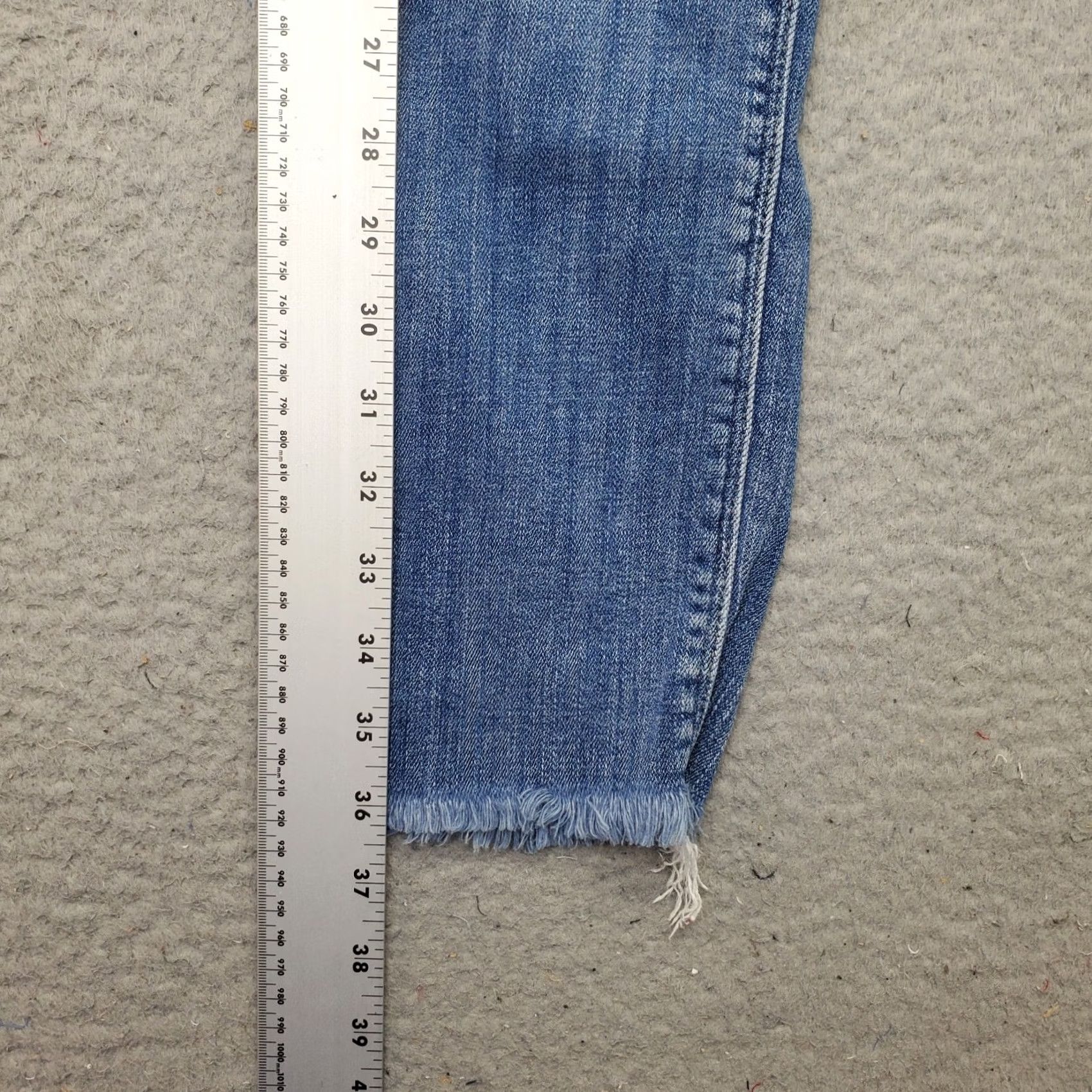 Lucky Brand Lucky Brand Lolita Skinny Jeans Womens Size 6 Denim Blue Distressed Frayed Hem 5-Pocket Stretch Distinguished Distressed Hem Size 28" / US 6 / IT 42 - 3 Thumbnail