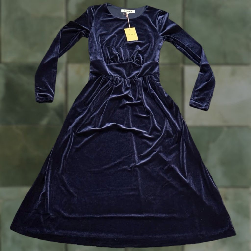 Boden NWT Boden Thea Velvet Jersey Midi Dress Blue 8 Women Velvet Jersey Midi Dress A-Line NWT Bod en Thea Velvet Jersey Midi Dress Blue 8 Women Size M / US 6-8 / IT 42-44 - 1 Thumbnail
