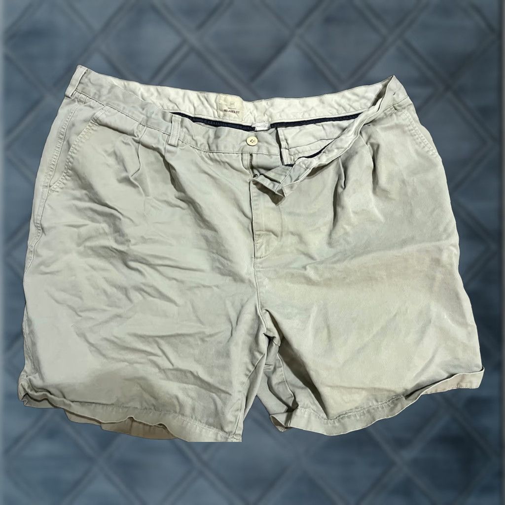 Gap VINTAGE Gap Chino Shorts Mens 46 Beige Pleated Relaxed Fit 90s Preppy Size US 30 / EU 46 - 1 Thumbnail