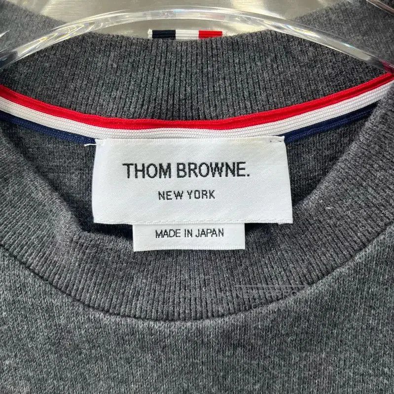 Thom Browne Thom Browne Gray Short Sleeve Women’s Tee . Size XS / US 0-2 / IT 36-38 - 4 Thumbnail
