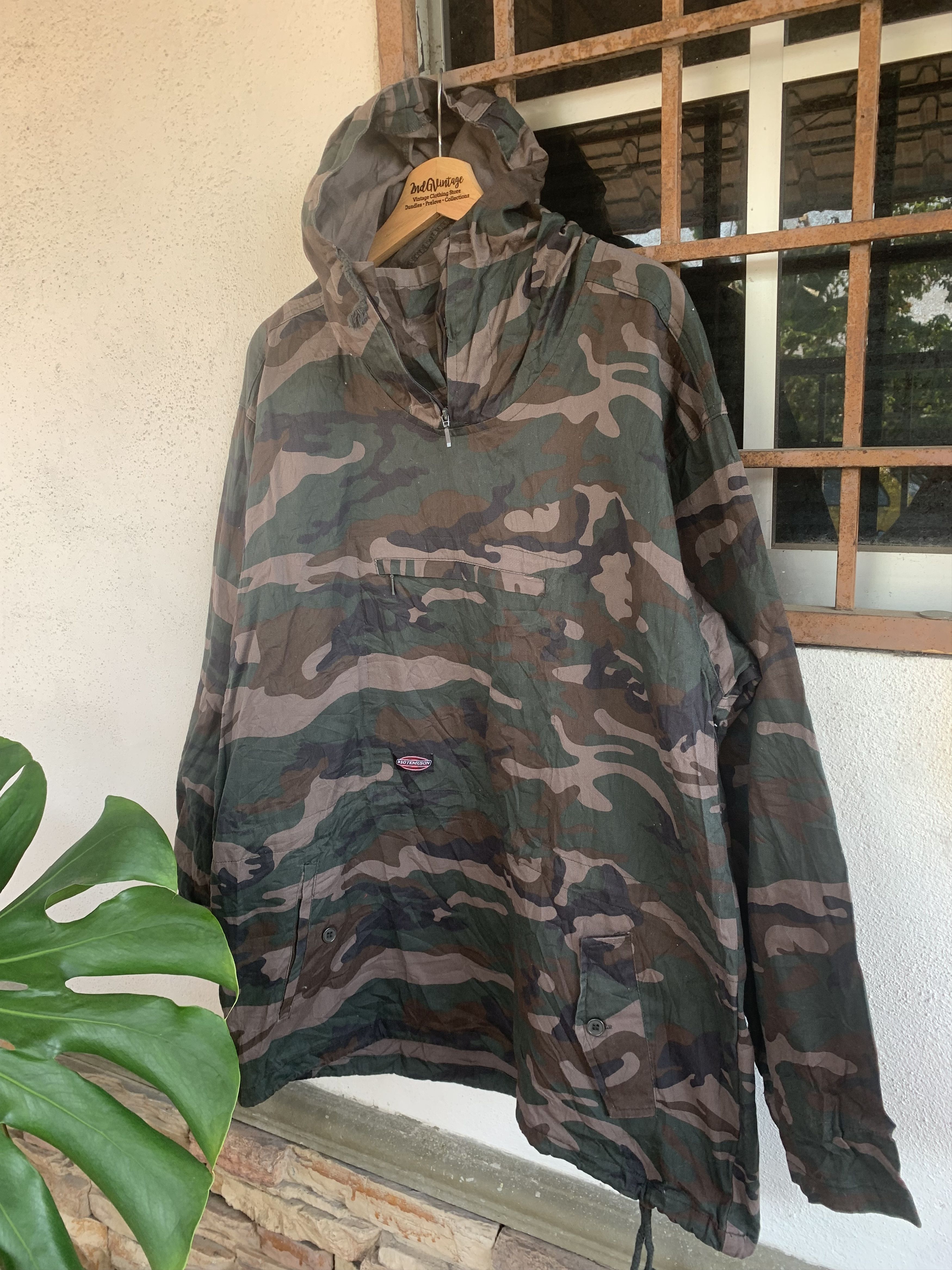RARE!! Sweater Jacket Camo Hoodies