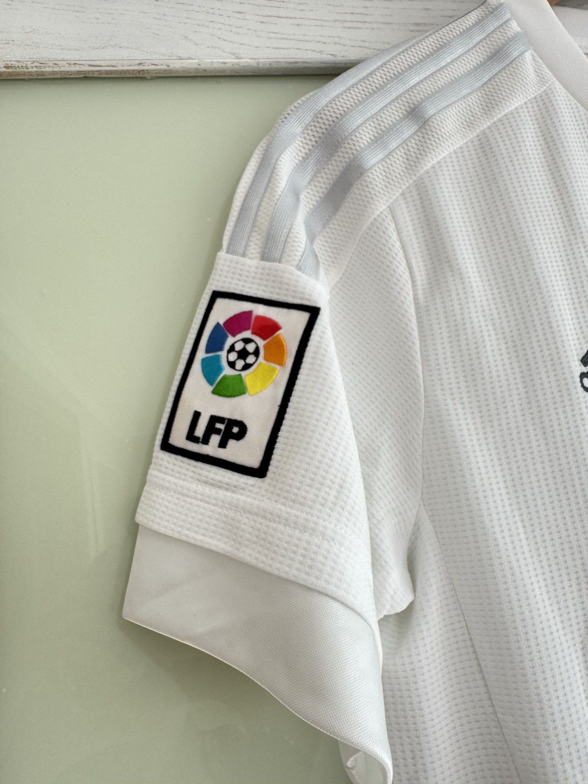 Adidas Real Madrid 2015-2016 Home Soccer Jersey Football Kit Shirt Size US S / EU 44-46 / 1 - 8 Thumbnail