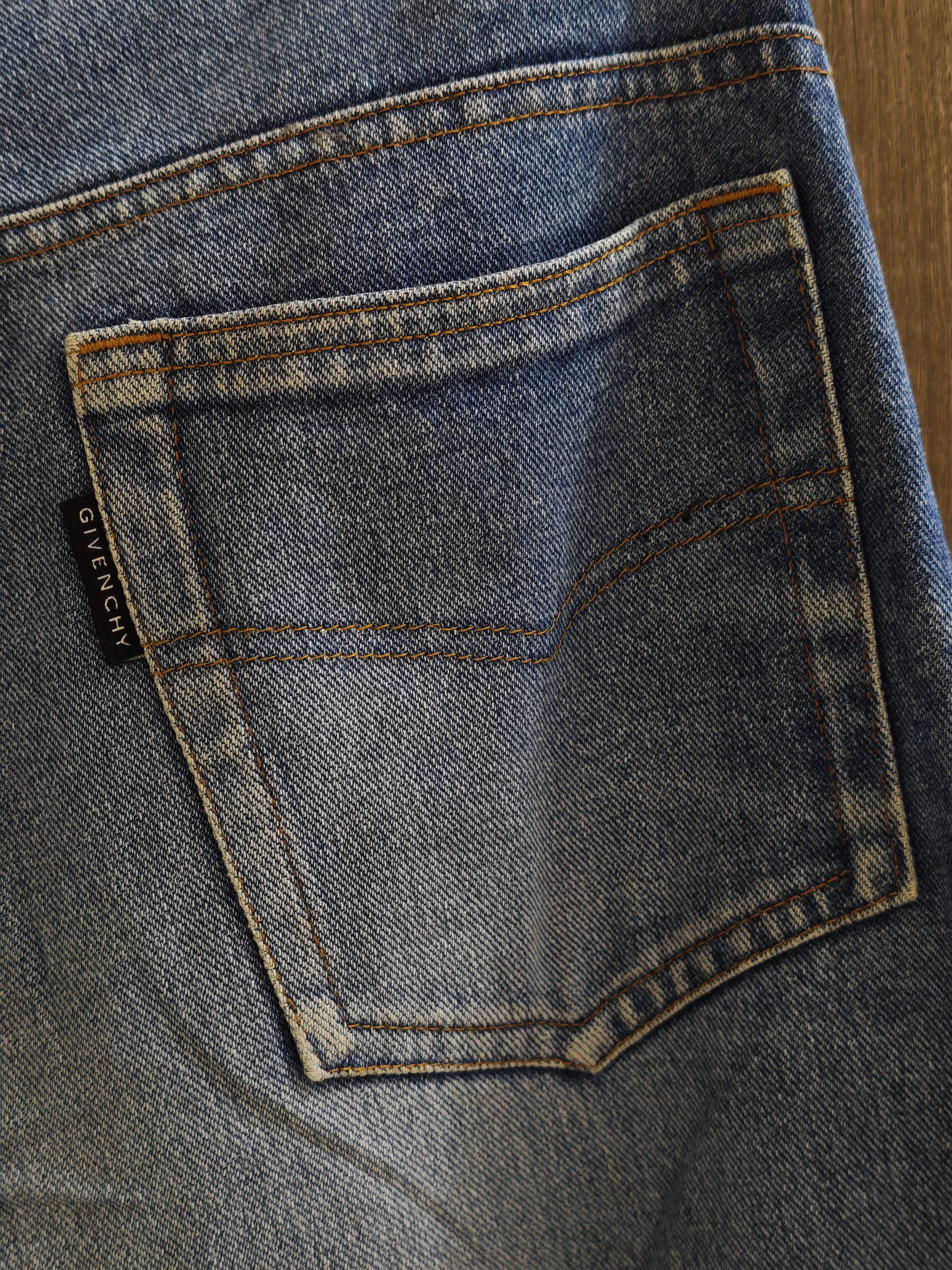 Givenchy Vintage 90s Givenchy Nice Faded Jeans Made in Italy Size US 32 / EU 48 - 4 Thumbnail