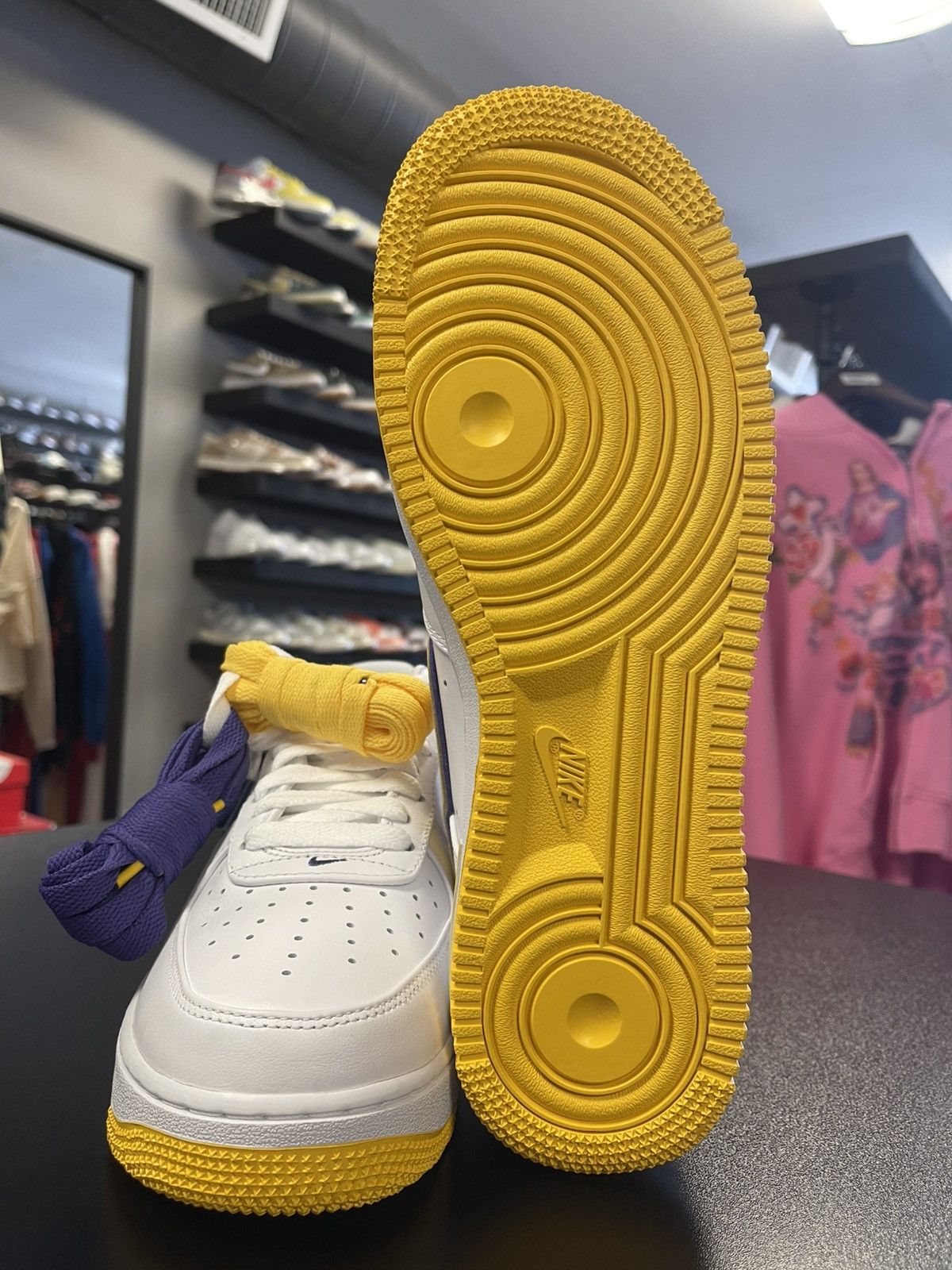 Nike Size 9.5 - Air Force 1 Kobe Bryant Lakers Home Brand New Size US 9.5 / EU 42-43 - 10 Thumbnail
