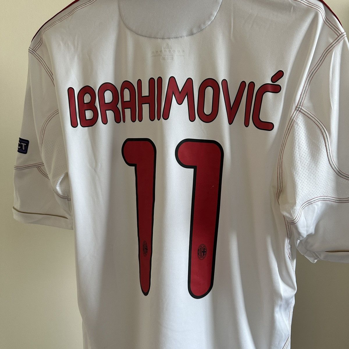 Adidas × Vintage 2010/11 AC MILAN IBRAHIMOVIC #11 AWAY SHIRT SIZE XL ADIDAS Size US XL / EU 56 / 4 - 2 Thumbnail