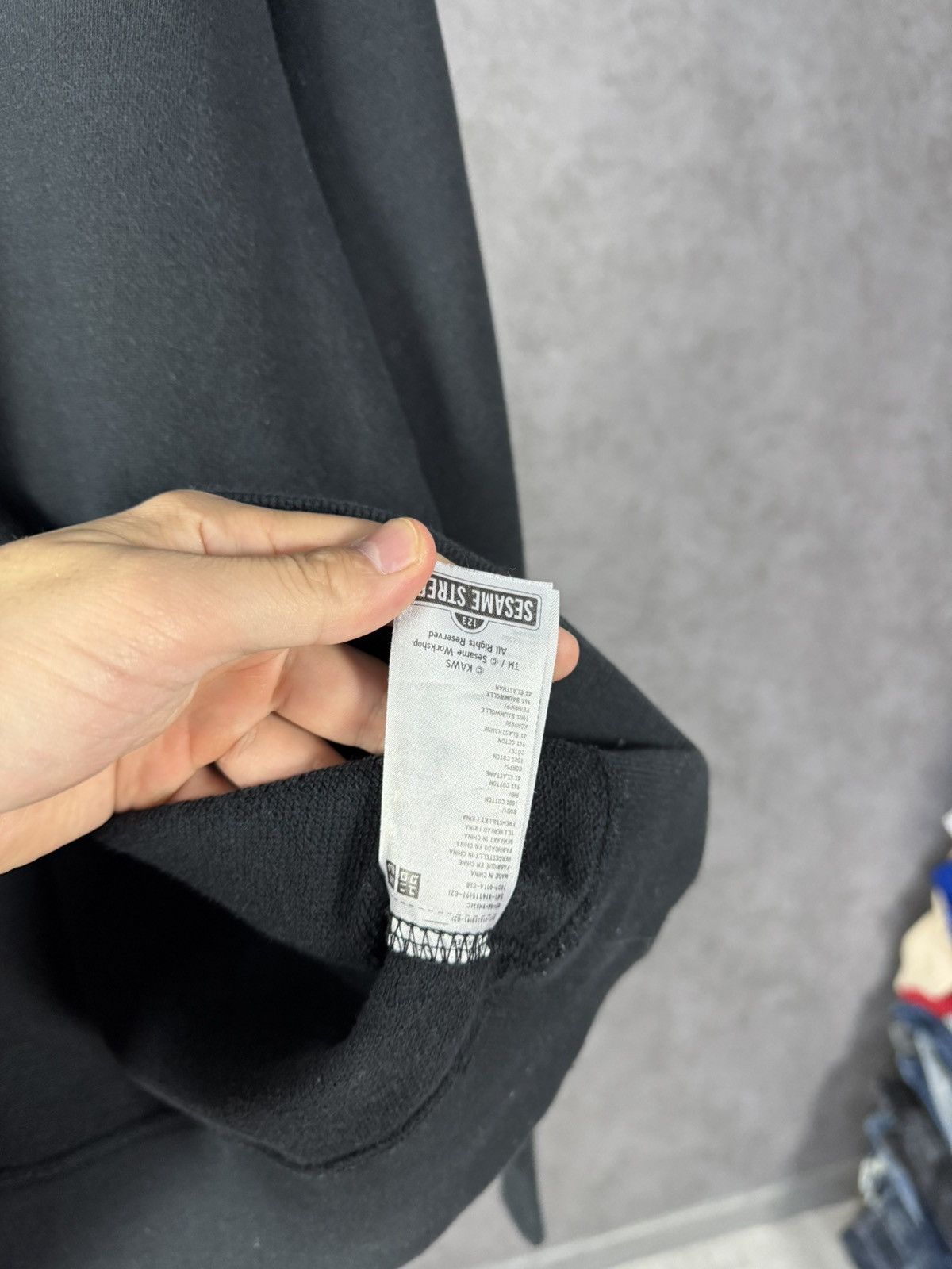 Kaws × Uniqlo Kaws x Uniqlo cult designer sweatshirt Size US M / EU 48-50 / 2 - 5 Thumbnail