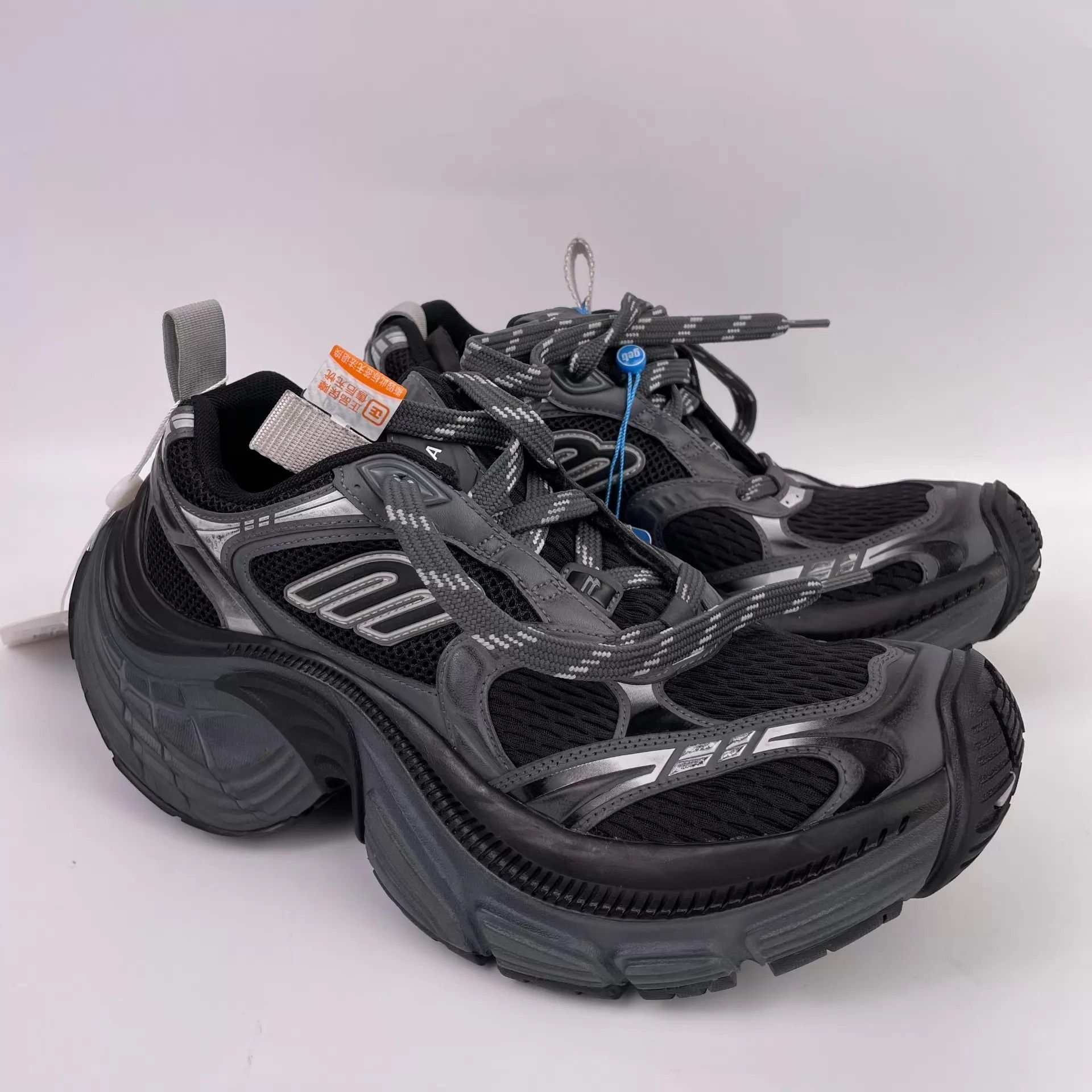 Balenciaga Balenciaga Men's Gray 41 Sneakers S Full Set Ticket Size US 8 / EU 41 - 2 Thumbnail