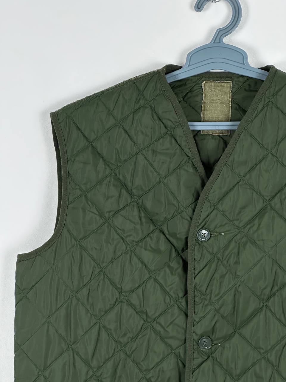 Vintage 1981 Vintage Green Military Vest Liner Army Size M Size US M / EU 48-50 / 2 - 4 Thumbnail