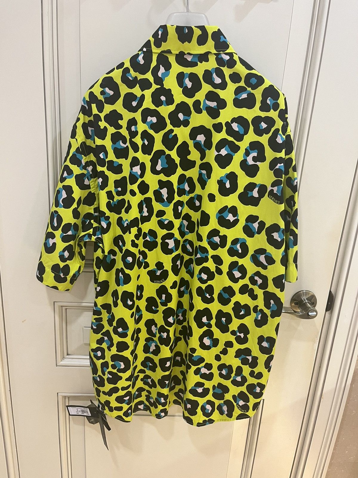 Versace Leopard print short.sleeve shirt size48 Size US M / EU 48-50 / 2 - 12 Thumbnail