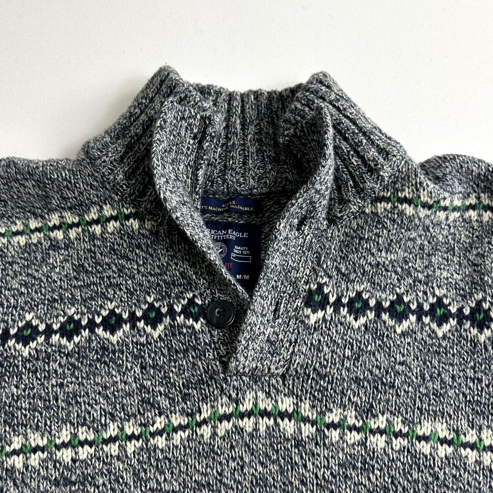 American Eagle Outfitters VINTAGE American Eagle Men’s Gray Aztec Sweater Size Medium Mock Neck Athletic Fit Women Sweater Pullover Long Sleeve Size M / US 6-8 / IT 42-44 - 3 Thumbnail