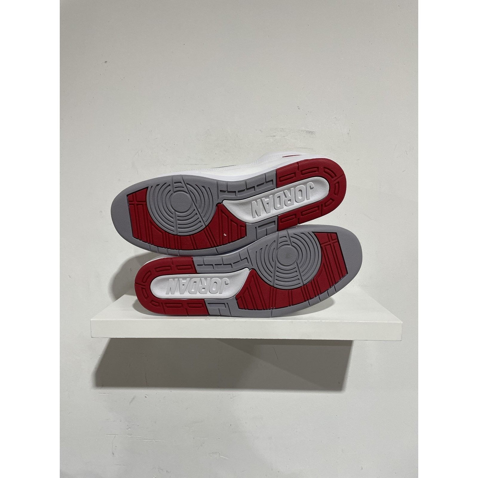 NIKE JORDAN 2 COUNTDOWN PACK SIZE 11.5 PREOWNED